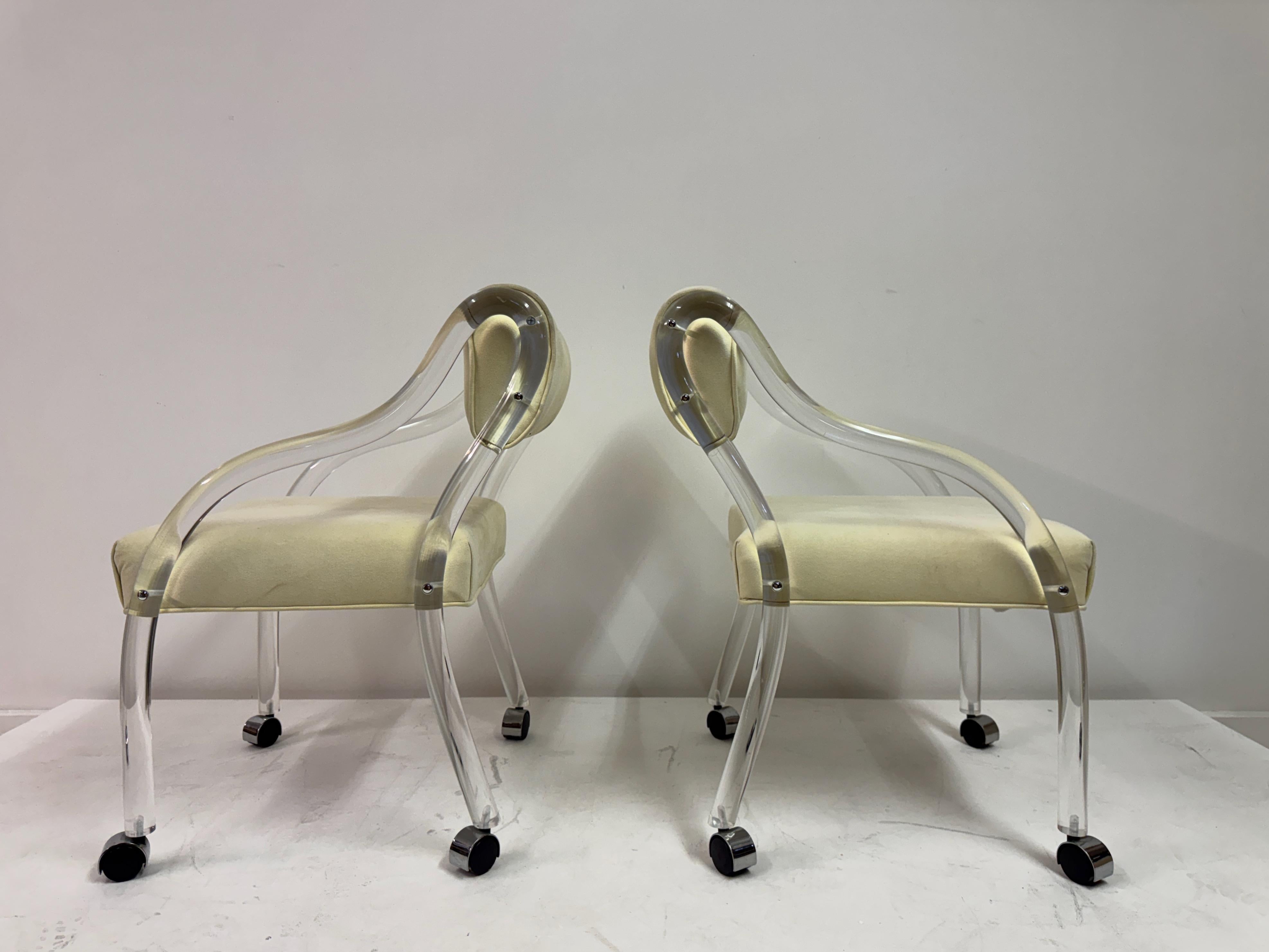 Paar Lucite-Sessel, amerikanisch, CIRCA 1970er-1980er Jahre (20. Jahrhundert) im Angebot