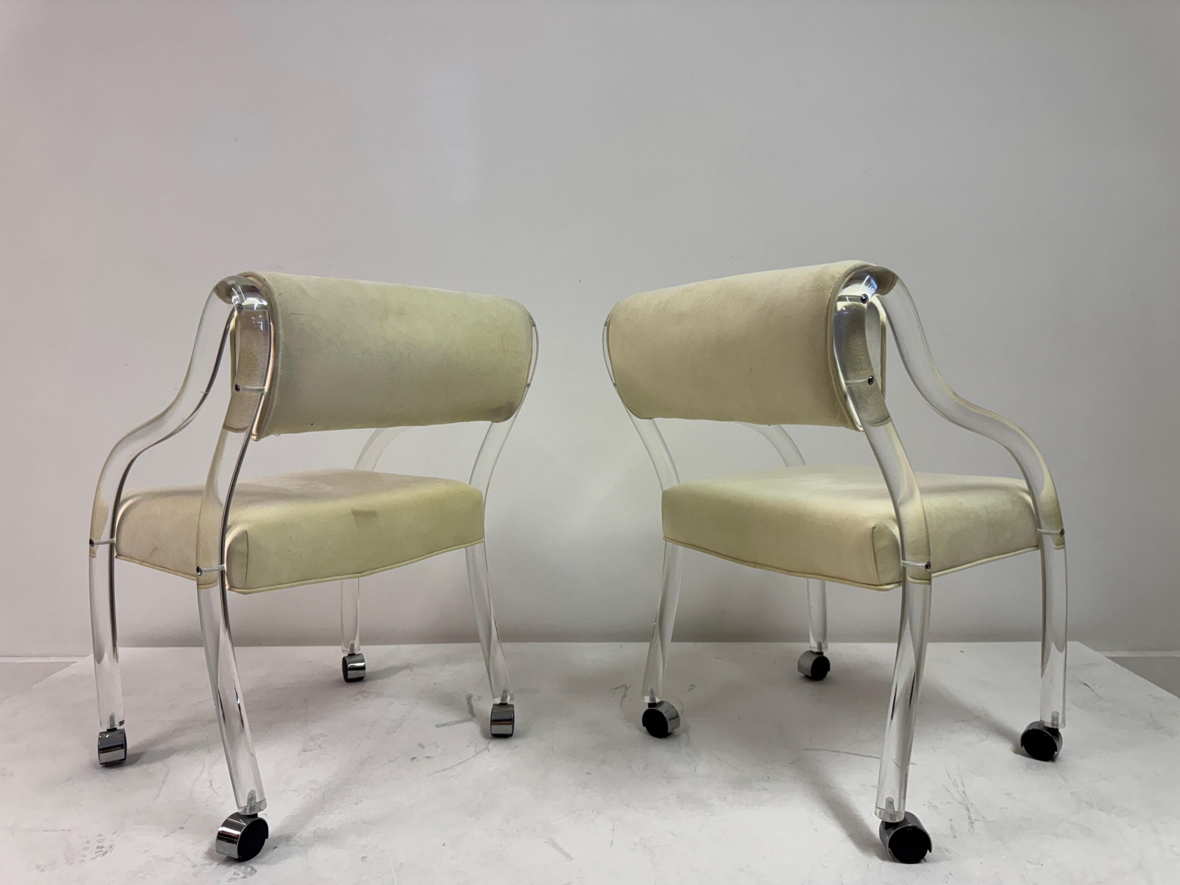Paar Lucite-Sessel, amerikanisch, CIRCA 1970er-1980er Jahre im Angebot 1