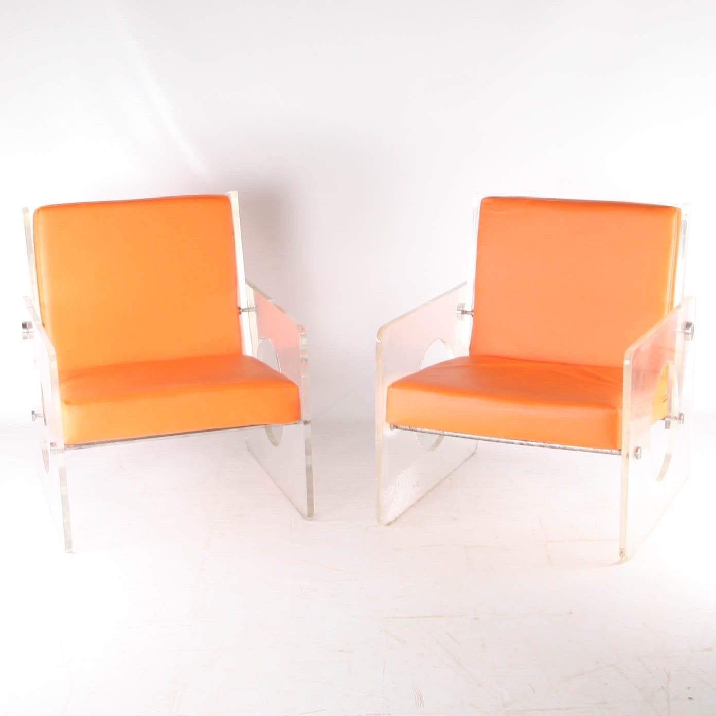 Coppia di poltrone in lucite in vendita 7