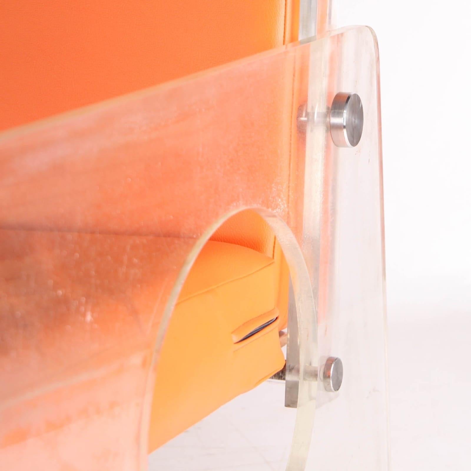Fine XX secolo Coppia di poltrone in lucite in vendita