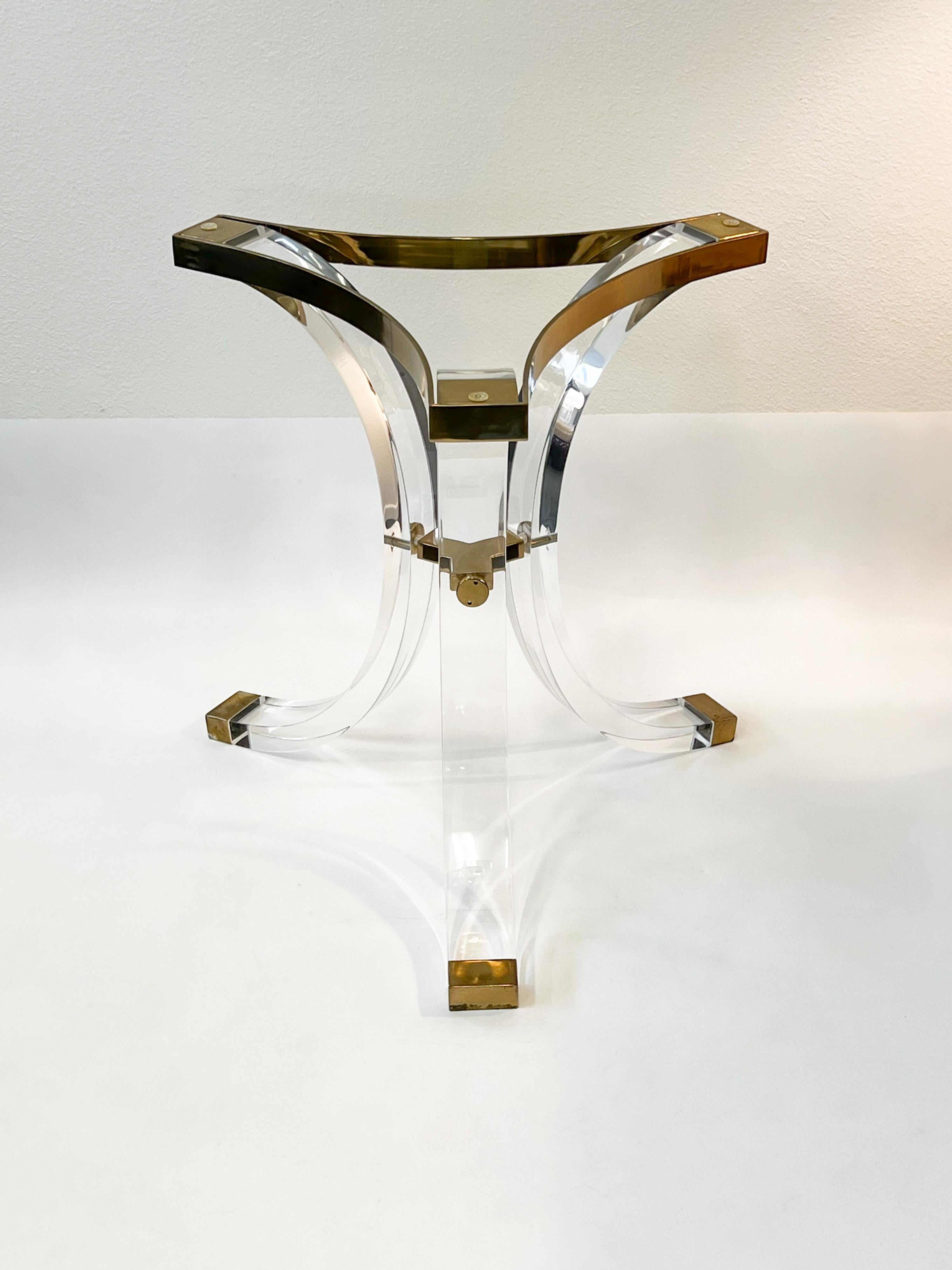 Américain Paire de bases de tables de salle à manger Regency en lucite et laiton par Charles Hollis Jones en vente