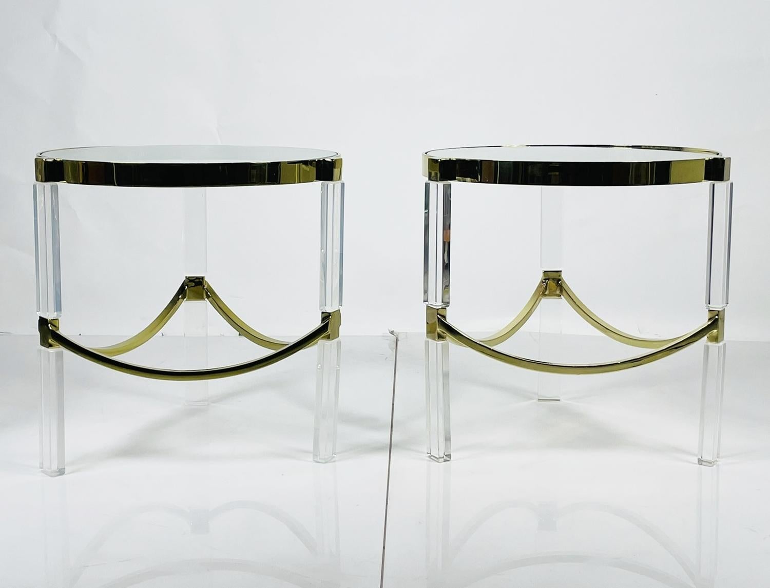 CHJ 2010, Classic Wolf Side Tables.

Beatiful pair of side tables designed and manufactured by Charles Hollis Jones in the 1970's and part of the Classic collection.

Measurements:
20.50 diameter including the legs x 19.75 inches in diameter (circle