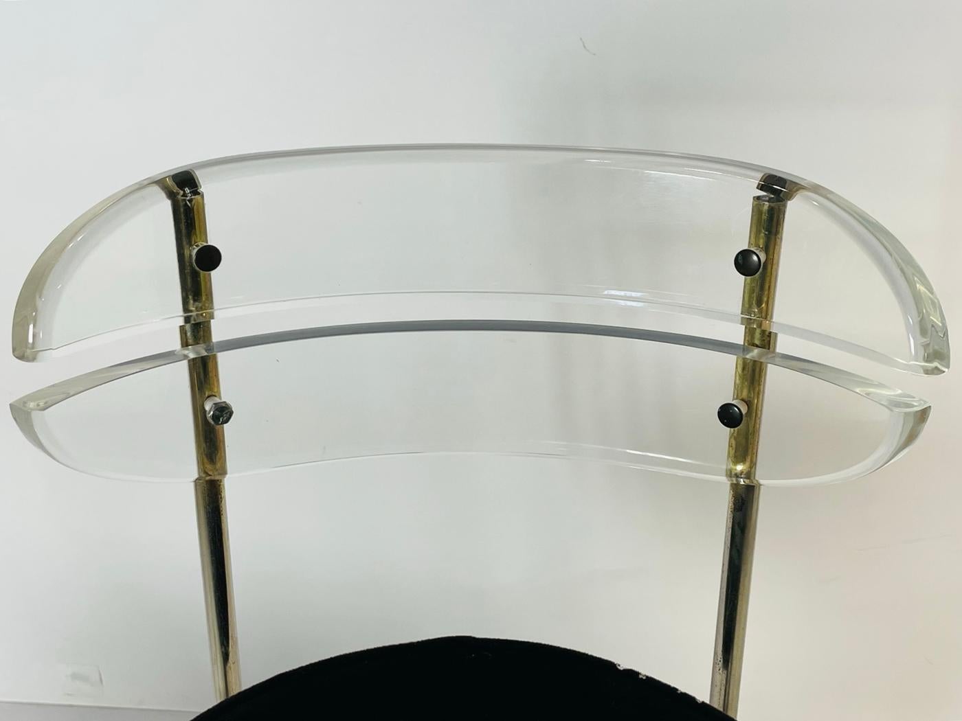 Paire de tabourets de bar en lucite et chrome d'après Charles Hollis Jones, États-Unis, années 1970 en vente 5