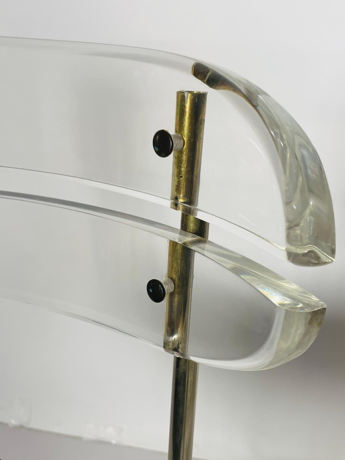 Paire de tabourets de bar en lucite et chrome d'après Charles Hollis Jones, États-Unis, années 1970 en vente 6