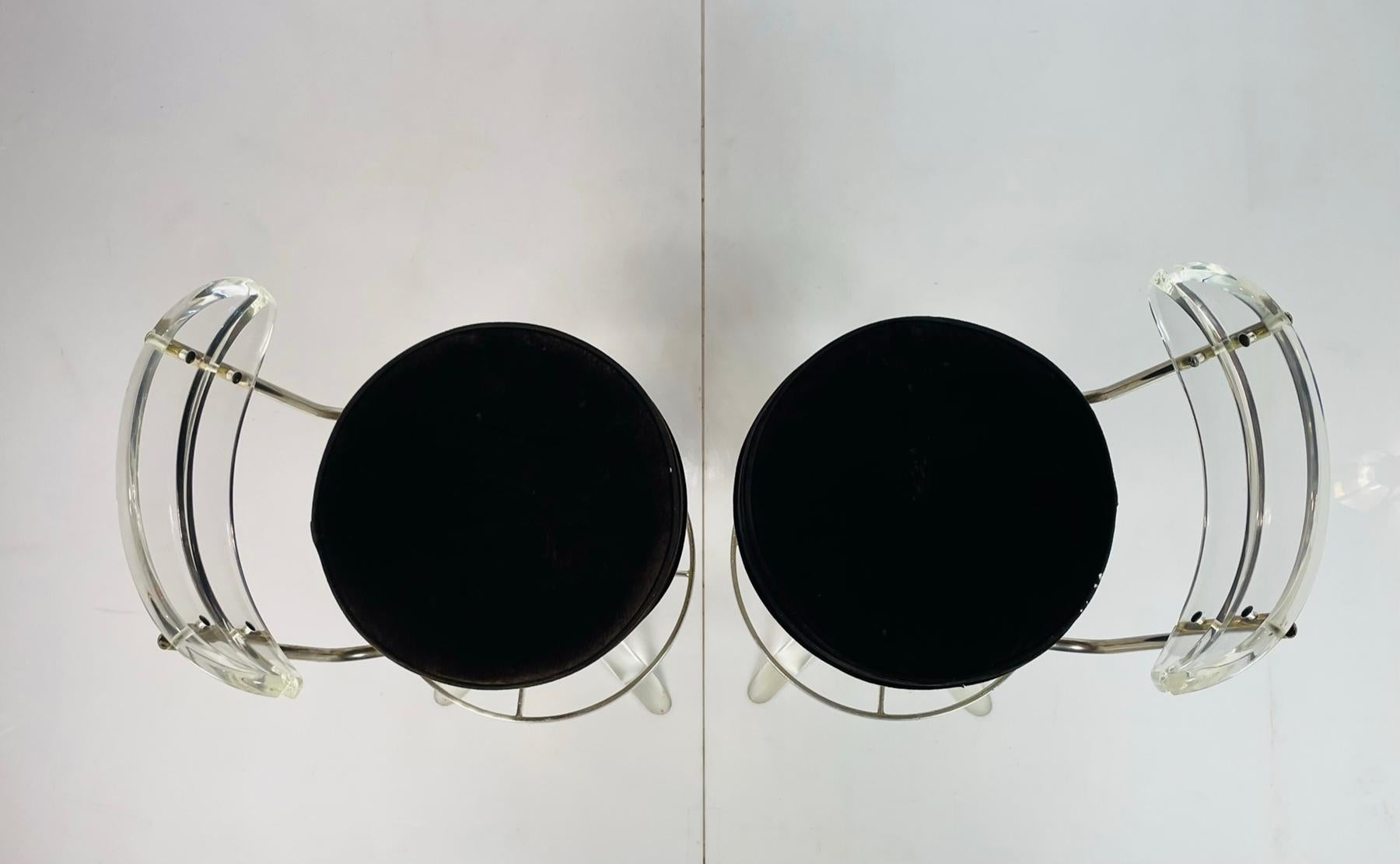 Fin du 20e siècle Paire de tabourets de bar en lucite et chrome d'après Charles Hollis Jones, États-Unis, années 1970 en vente