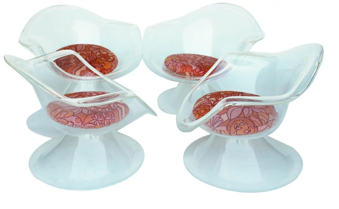 Pair of Lucite “Daffodil” Chairs from the Laverne’s “Invisible Group” 4