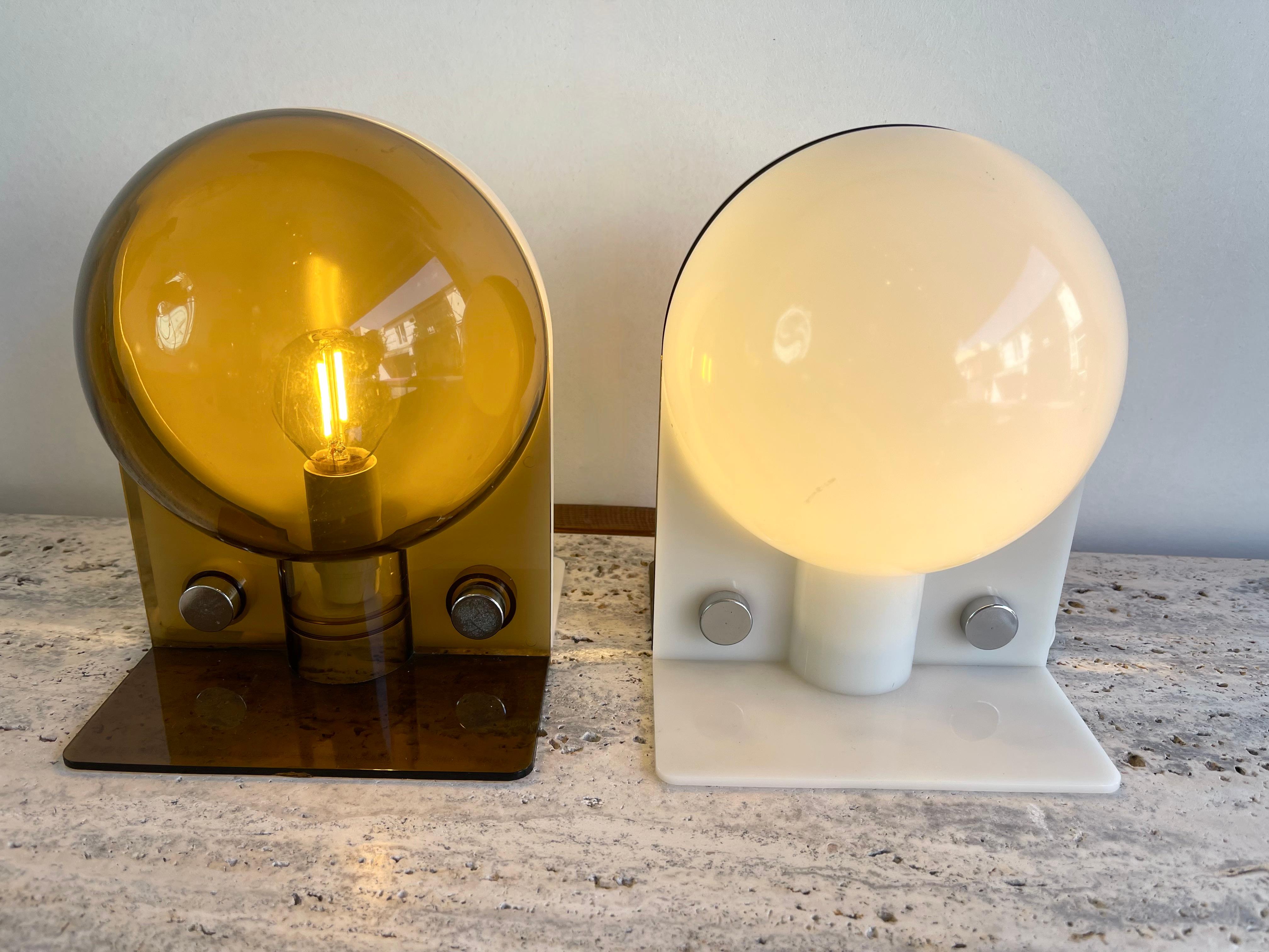 Italian Pair of Lucite Lamps Sirio by Brazzoni Lampa for Harvey Guzzini. Italy, 1970s For Sale