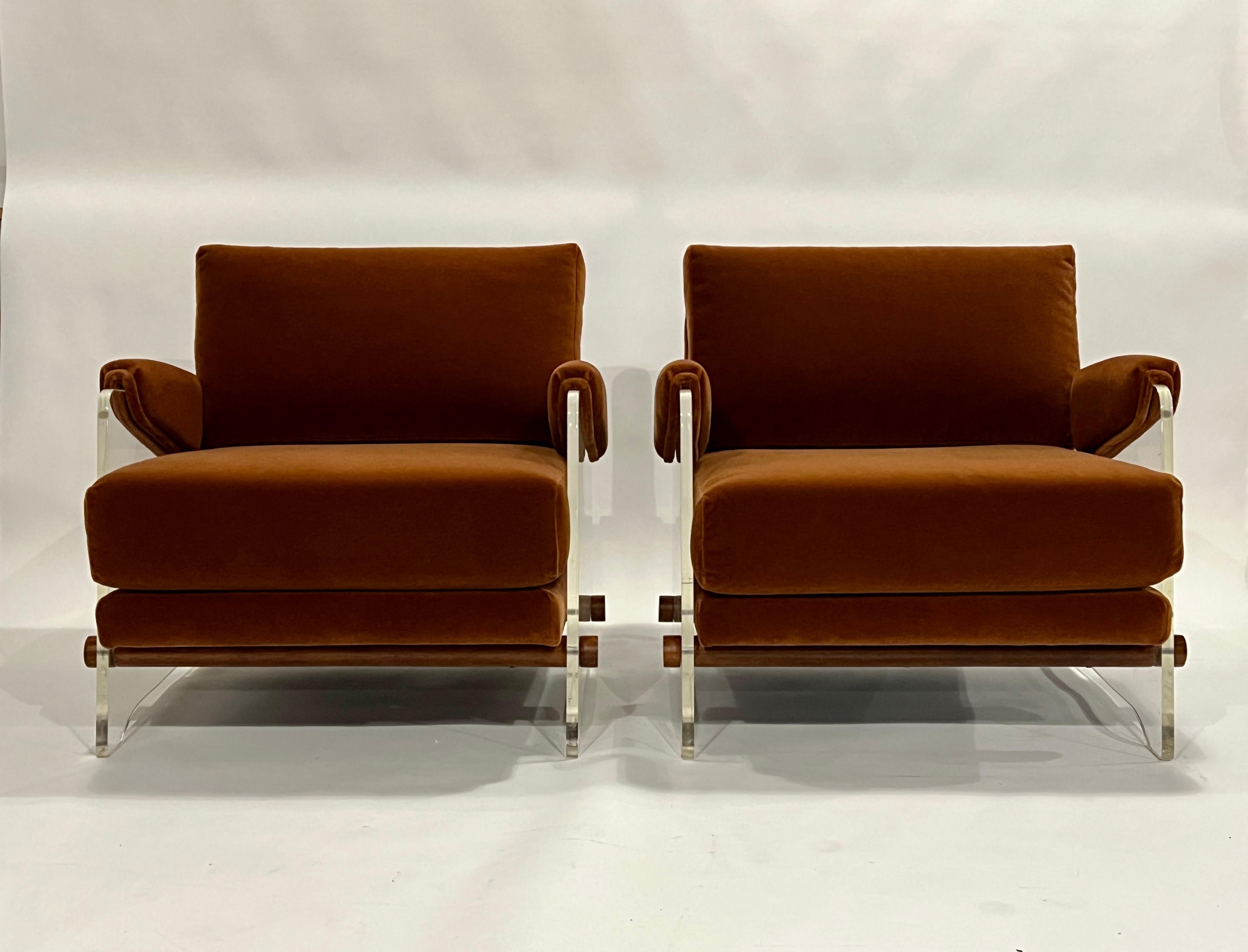 Mid-Century Modern Pair of Lucite Lounge Chairs in Rust Mohair For Sale