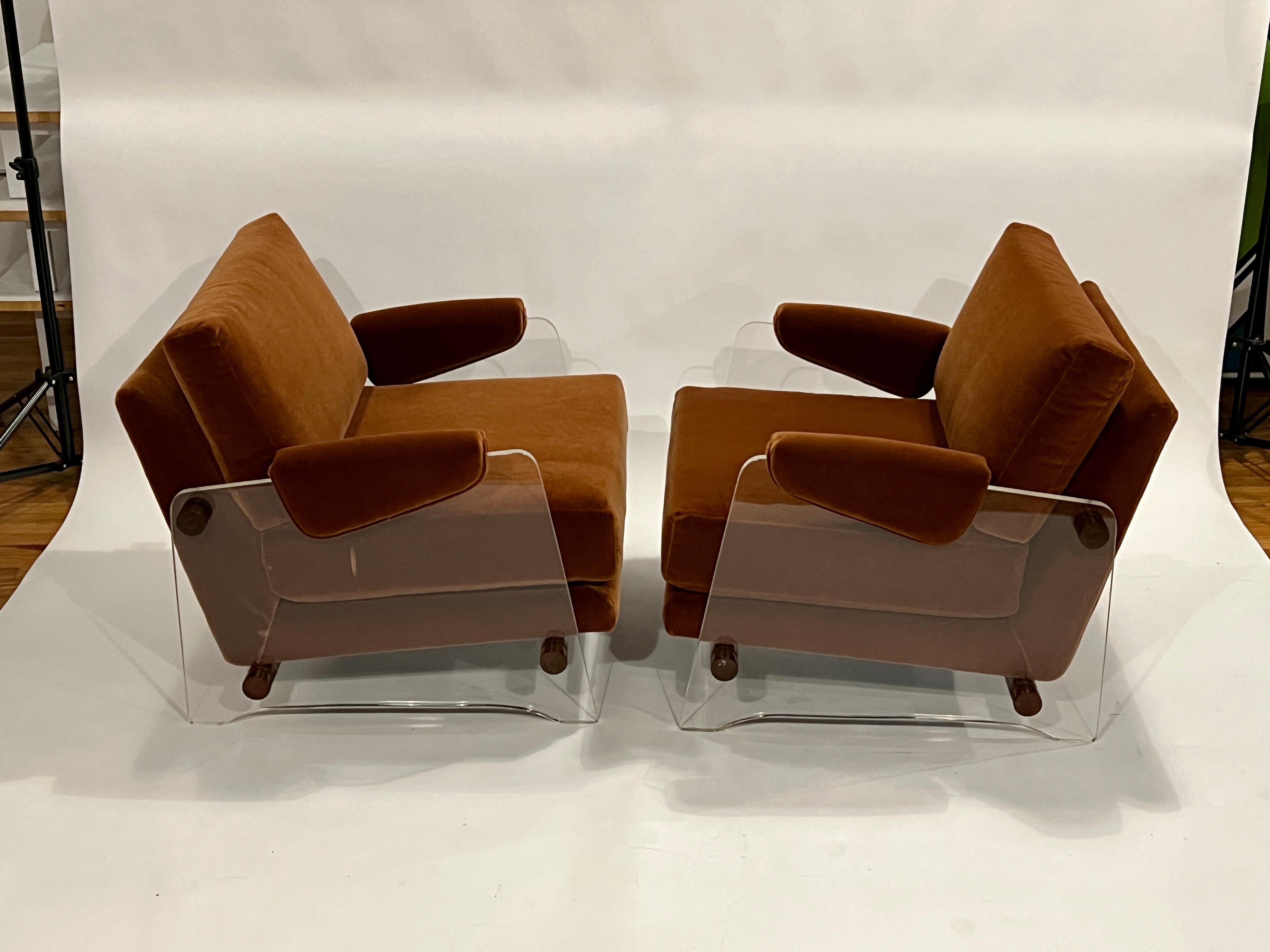 Pair of Lucite Lounge Chairs in Rust Mohair For Sale 1