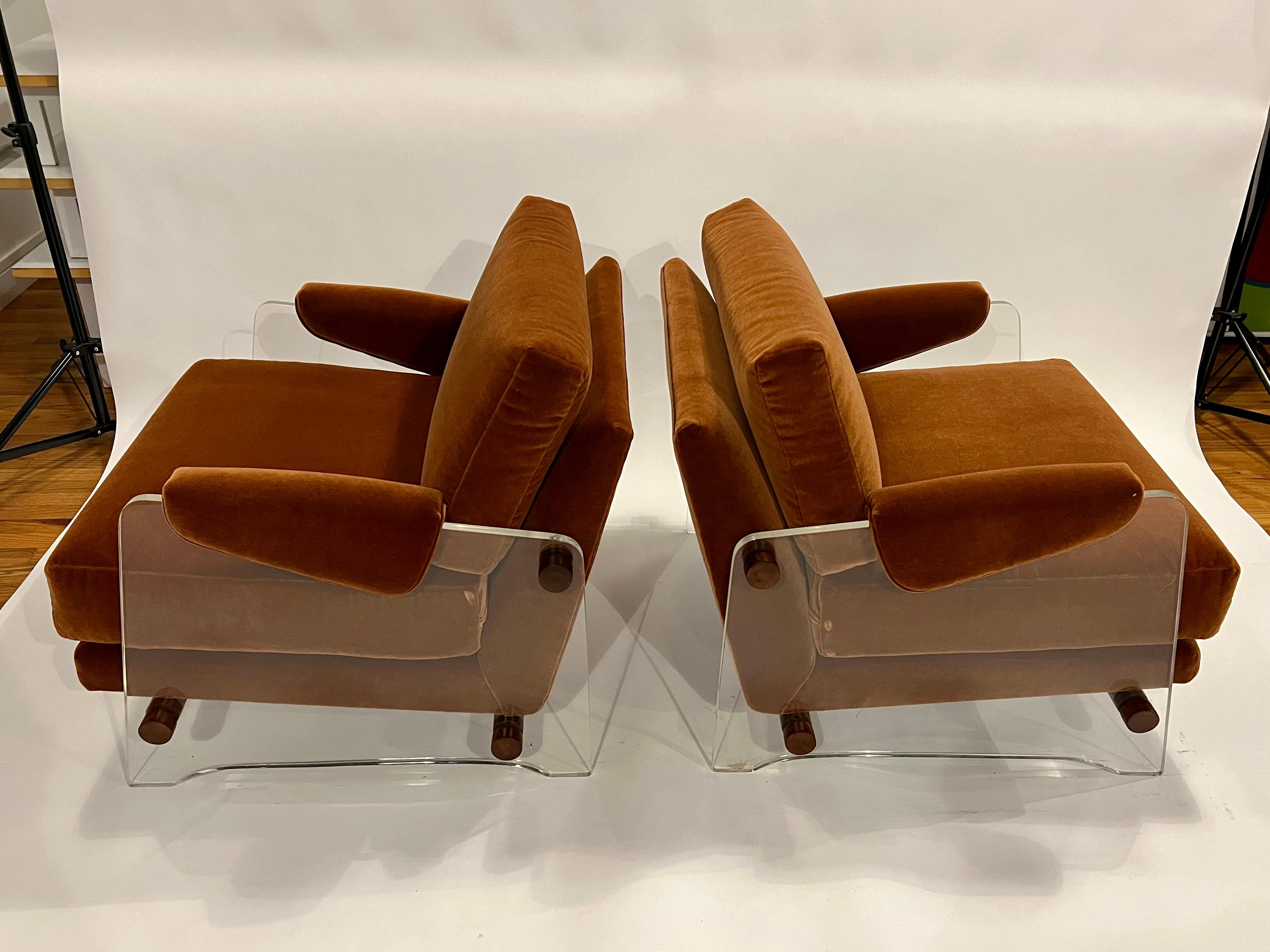 Pair of Lucite Lounge Chairs in Rust Mohair For Sale 3