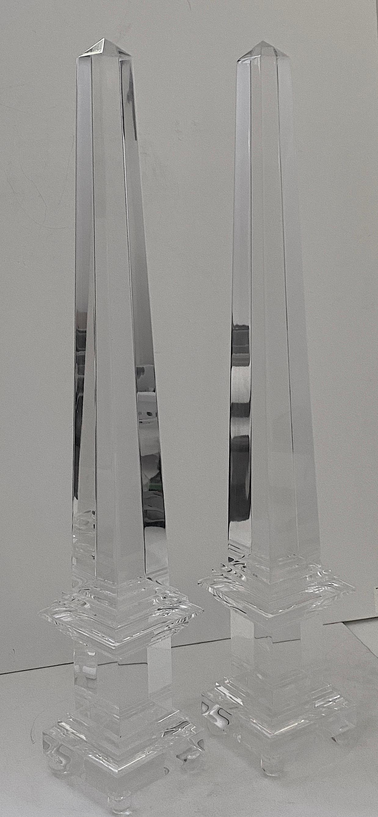 Pair of Lucite Obelisks In Good Condition For Sale In West Palm Beach, FL