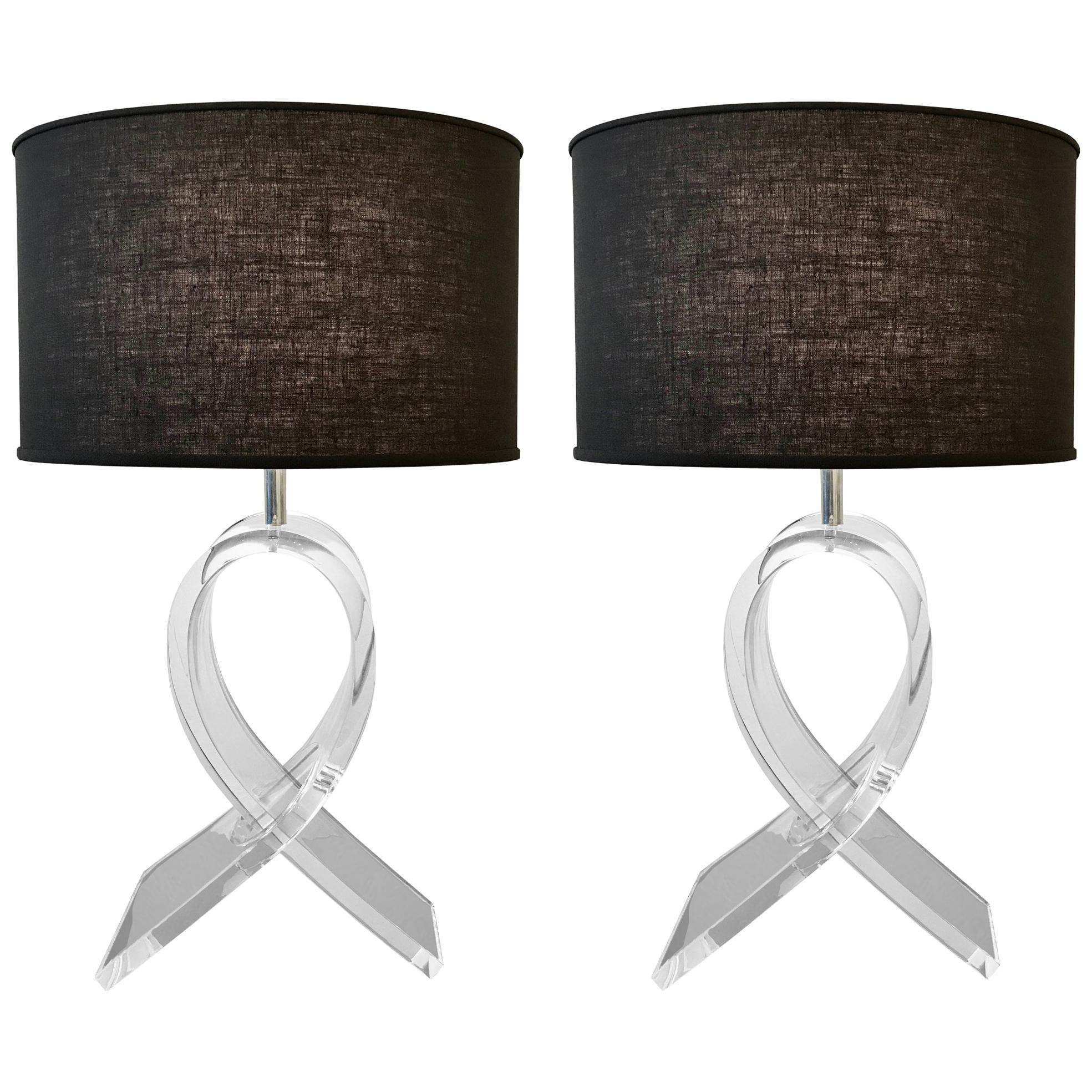 Pair of Lucite Ribbon Table Lamps For Sale