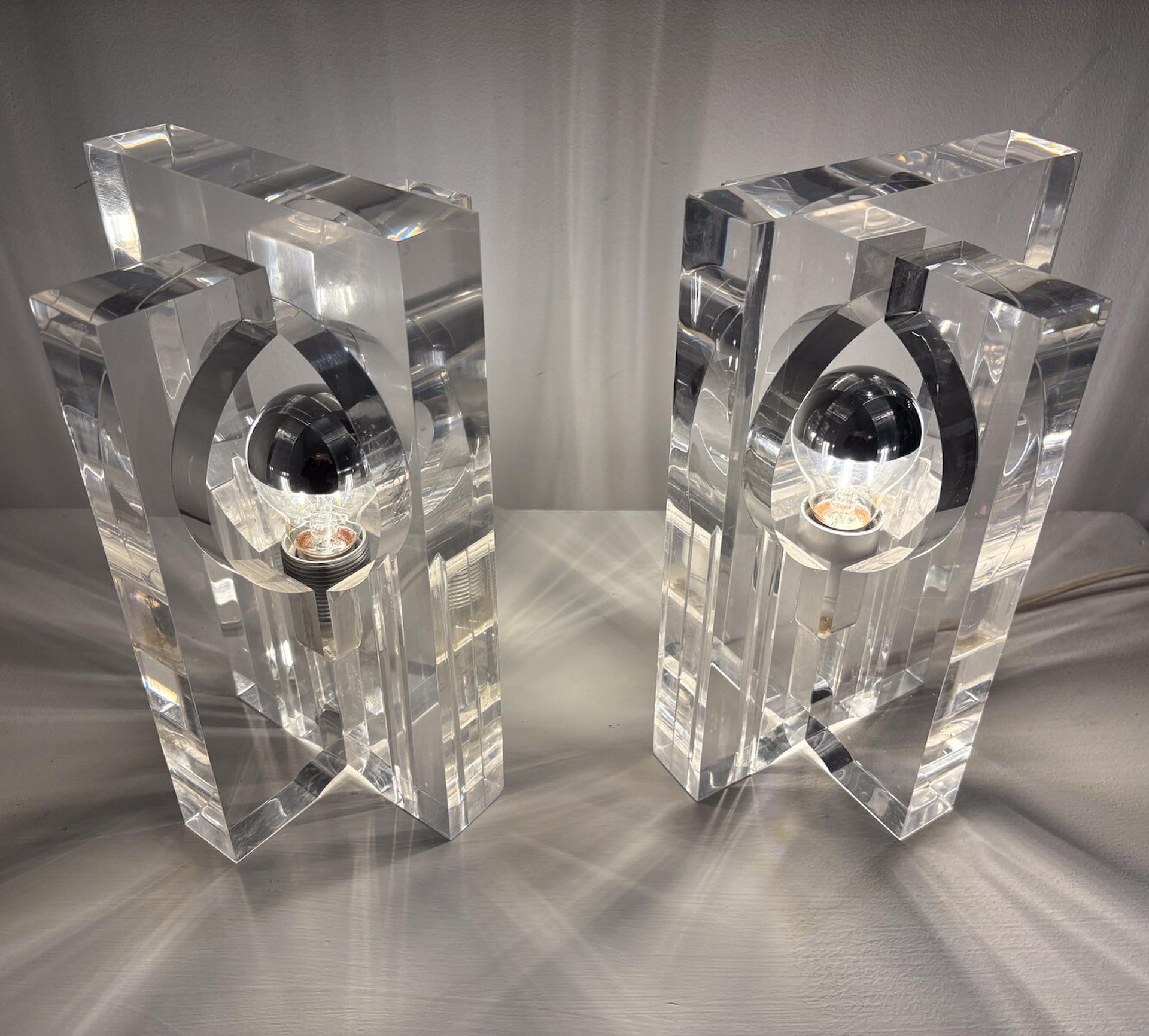 Italian Pair of Lucite Table Lamps by Sandro Petti, 1970s For Sale