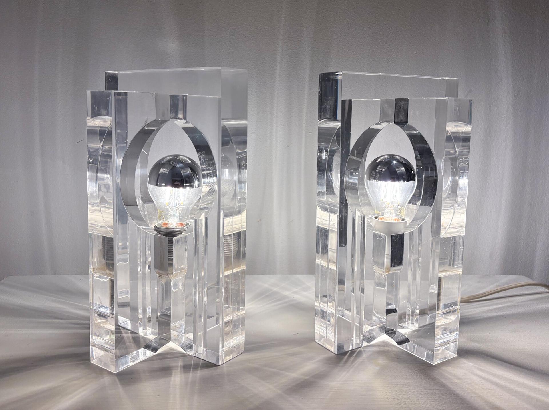 Pair of Lucite Table Lamps by Sandro Petti, 1970s In Good Condition For Sale In Brussels, BE