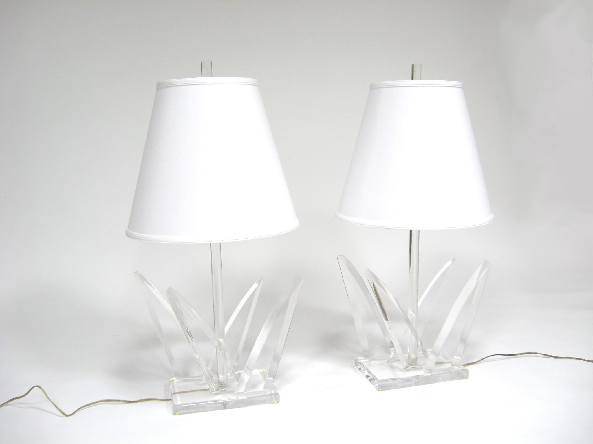 Hollywood Regency Pair of Lucite Table Lamps by Van Teal For Sale
