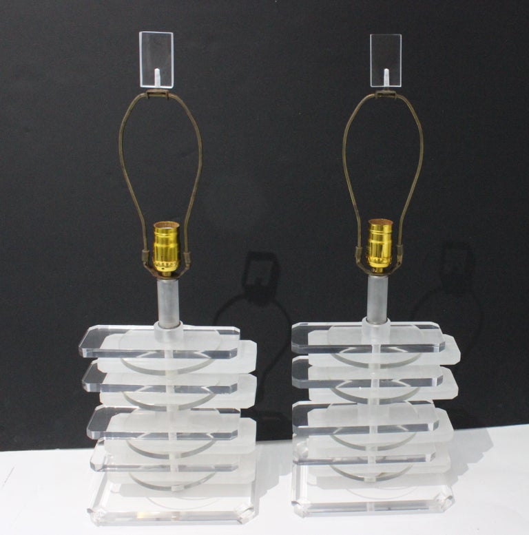 Pair of Lucite Table Lamps For Sale at 1stDibs