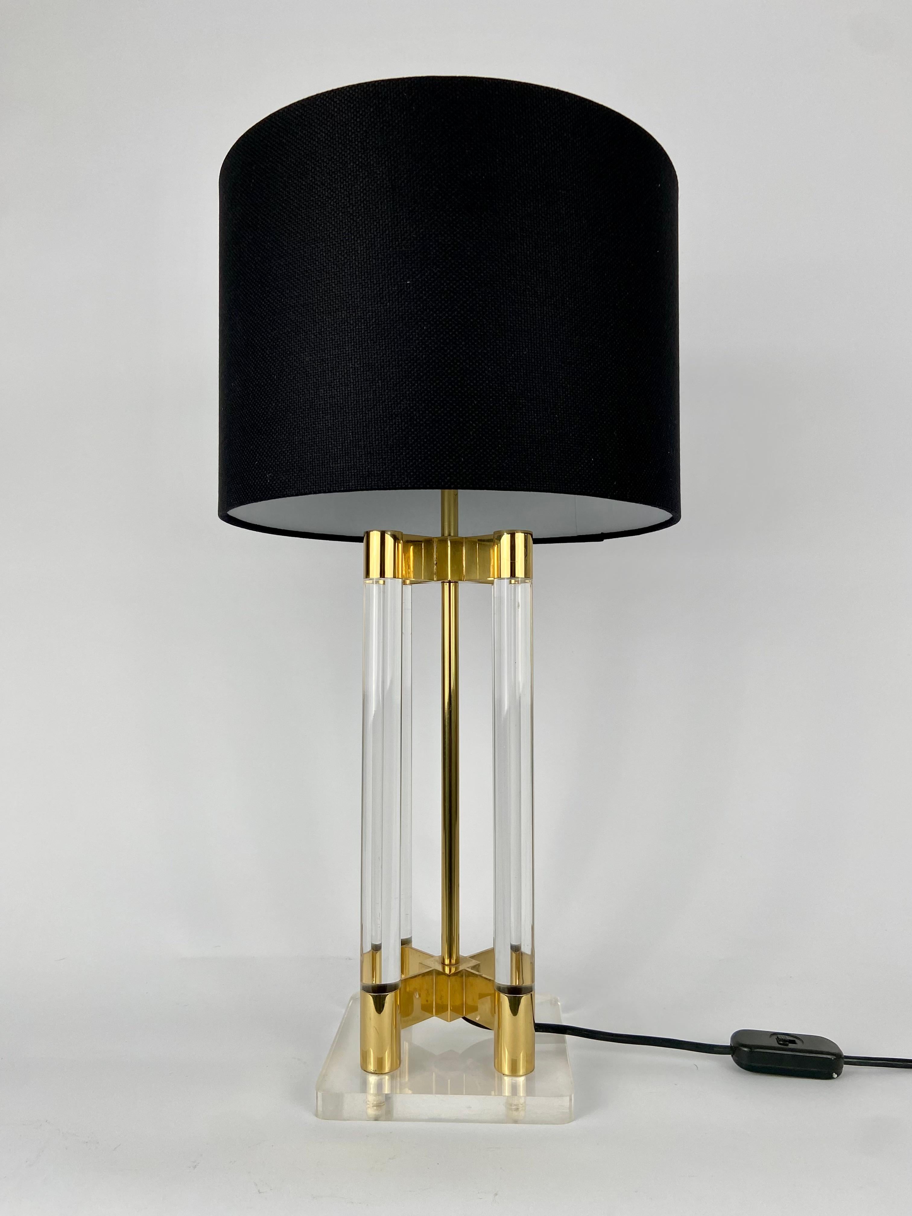 Pair of lucite table lamps In Good Condition For Sale In 'S-HERTOGENBOSCH, NL
