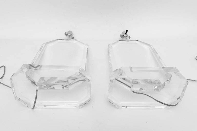 Pair of Lucite Table Lamps For Sale 2