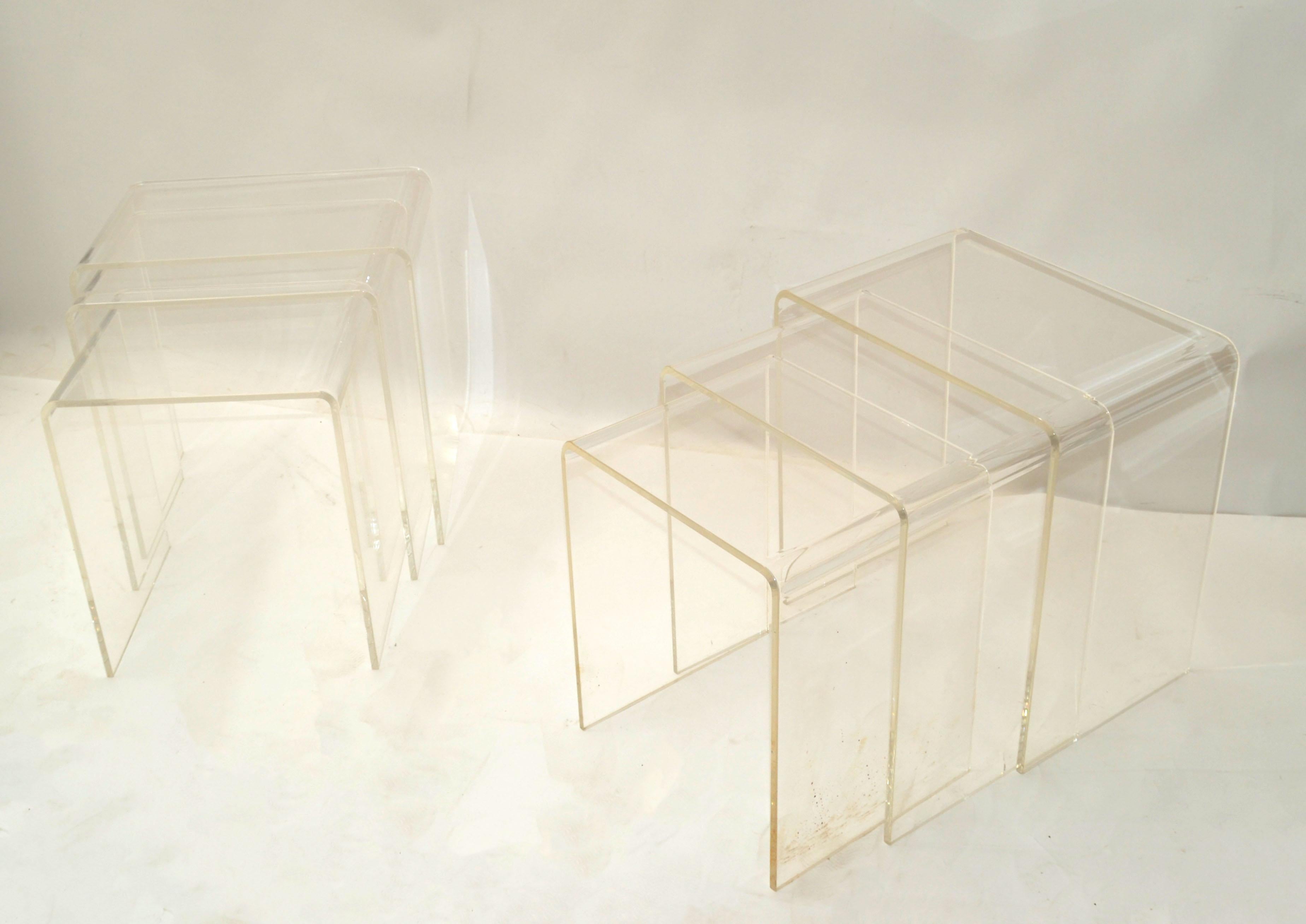Mid-Century Modern Pair of Lucite Waterfall Nesting Tables / Stacking Tables, Stools, Set of 3 For Sale