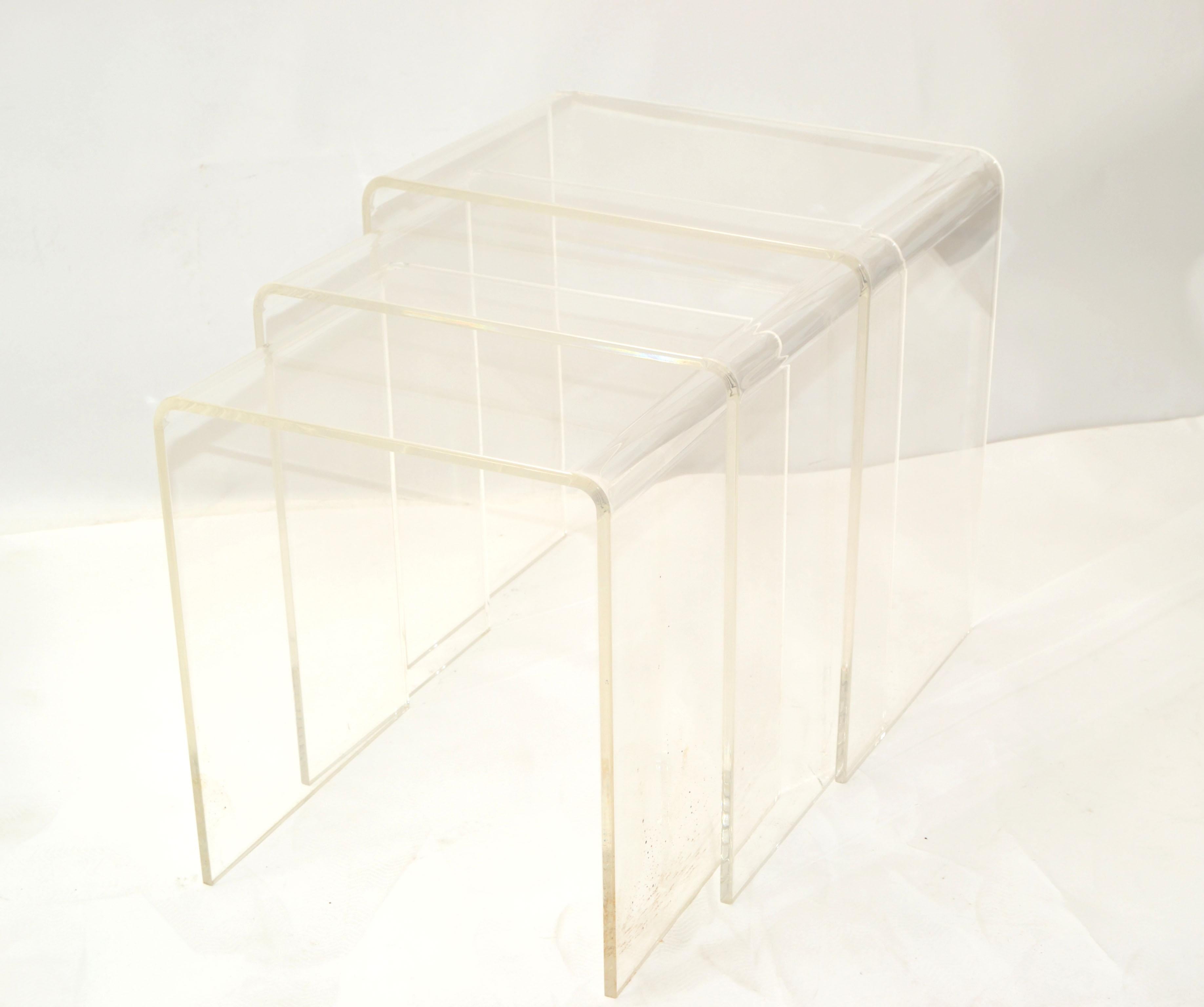 American Pair of Lucite Waterfall Nesting Tables / Stacking Tables, Stools, Set of 3 For Sale