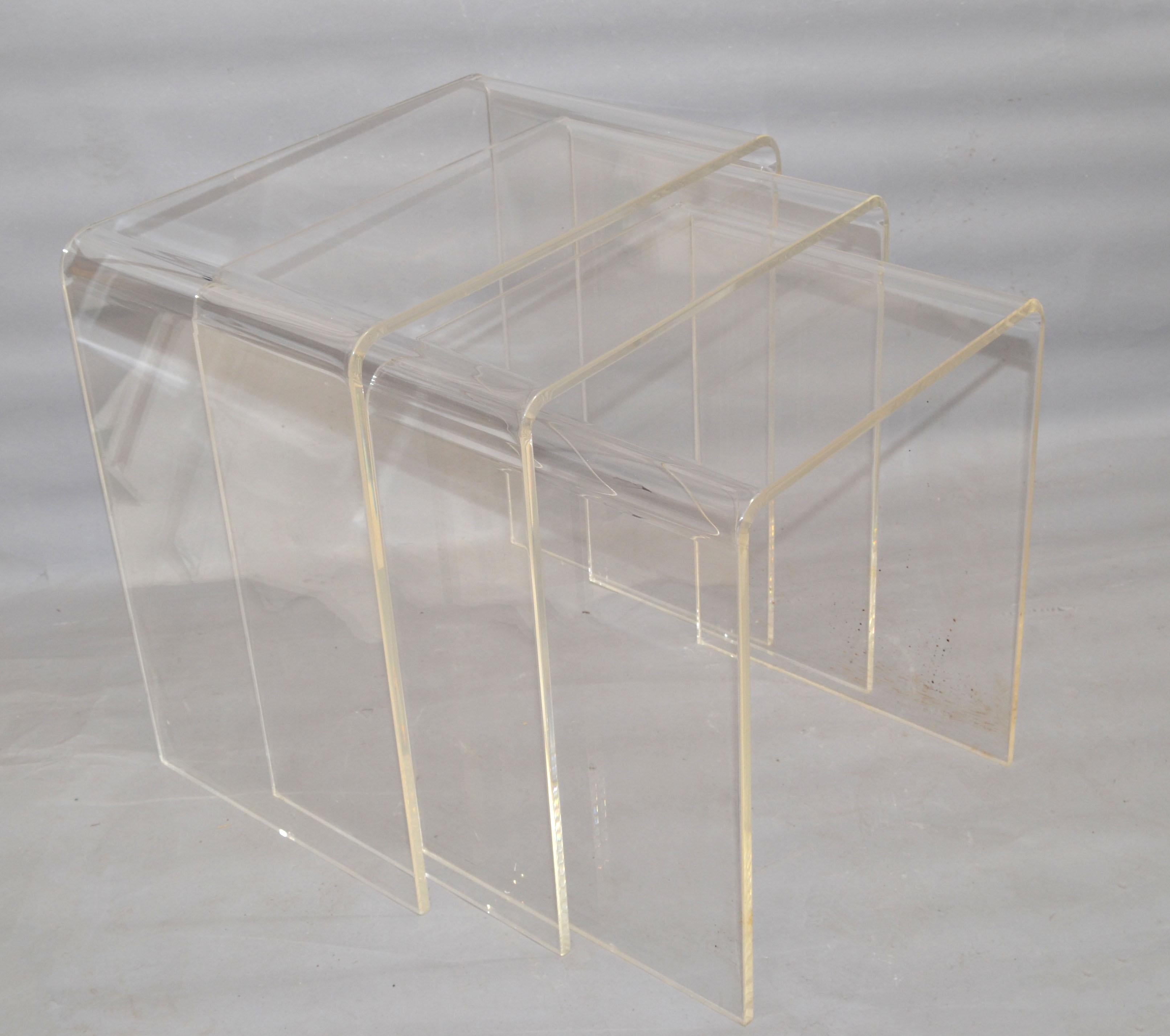 Late 20th Century Pair of Lucite Waterfall Nesting Tables / Stacking Tables, Stools, Set of 3 For Sale