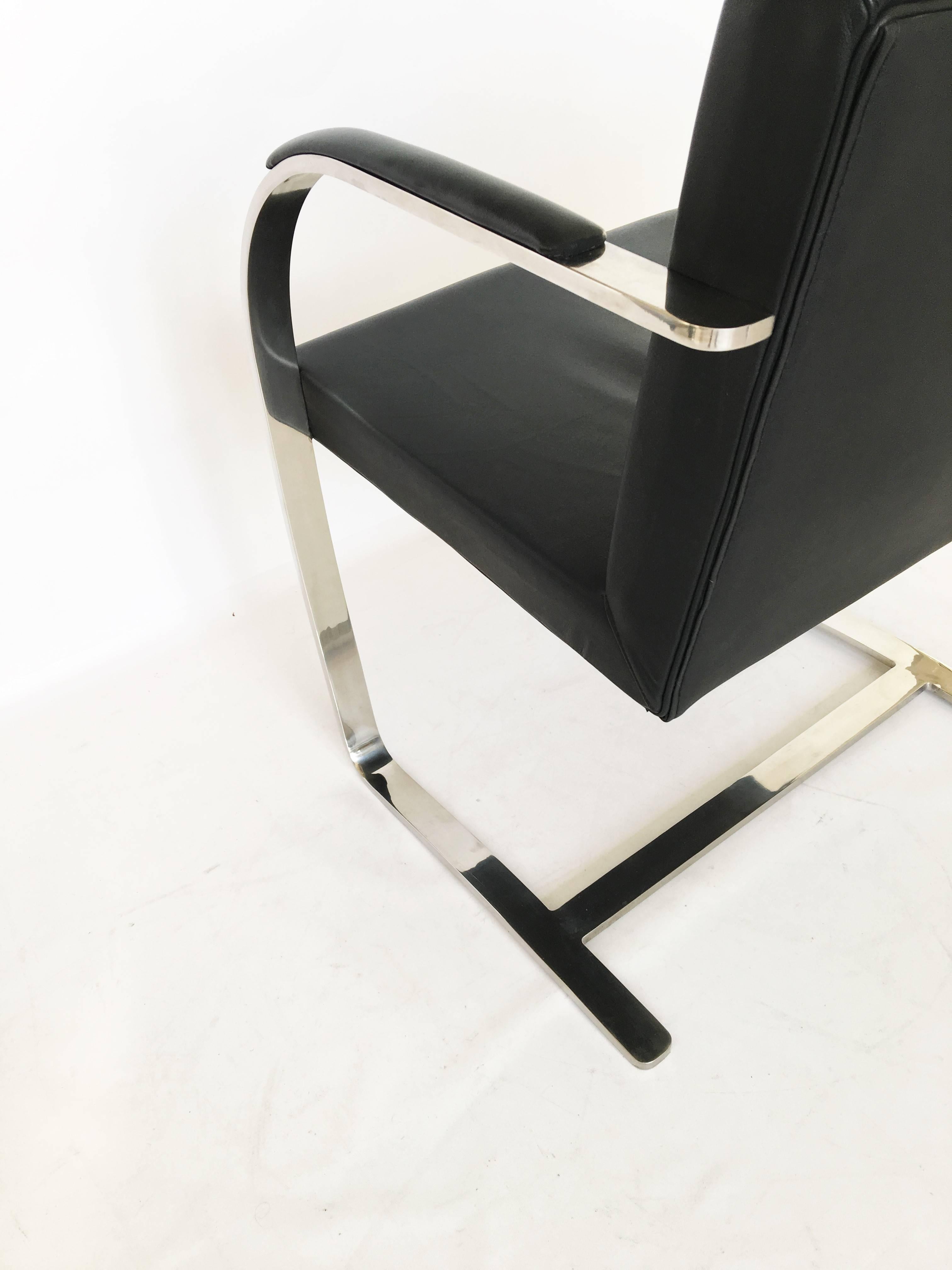 Pair of Ludwig Mies van der Rohe Flat Bar Brno Chairs In Good Condition In Dallas, TX