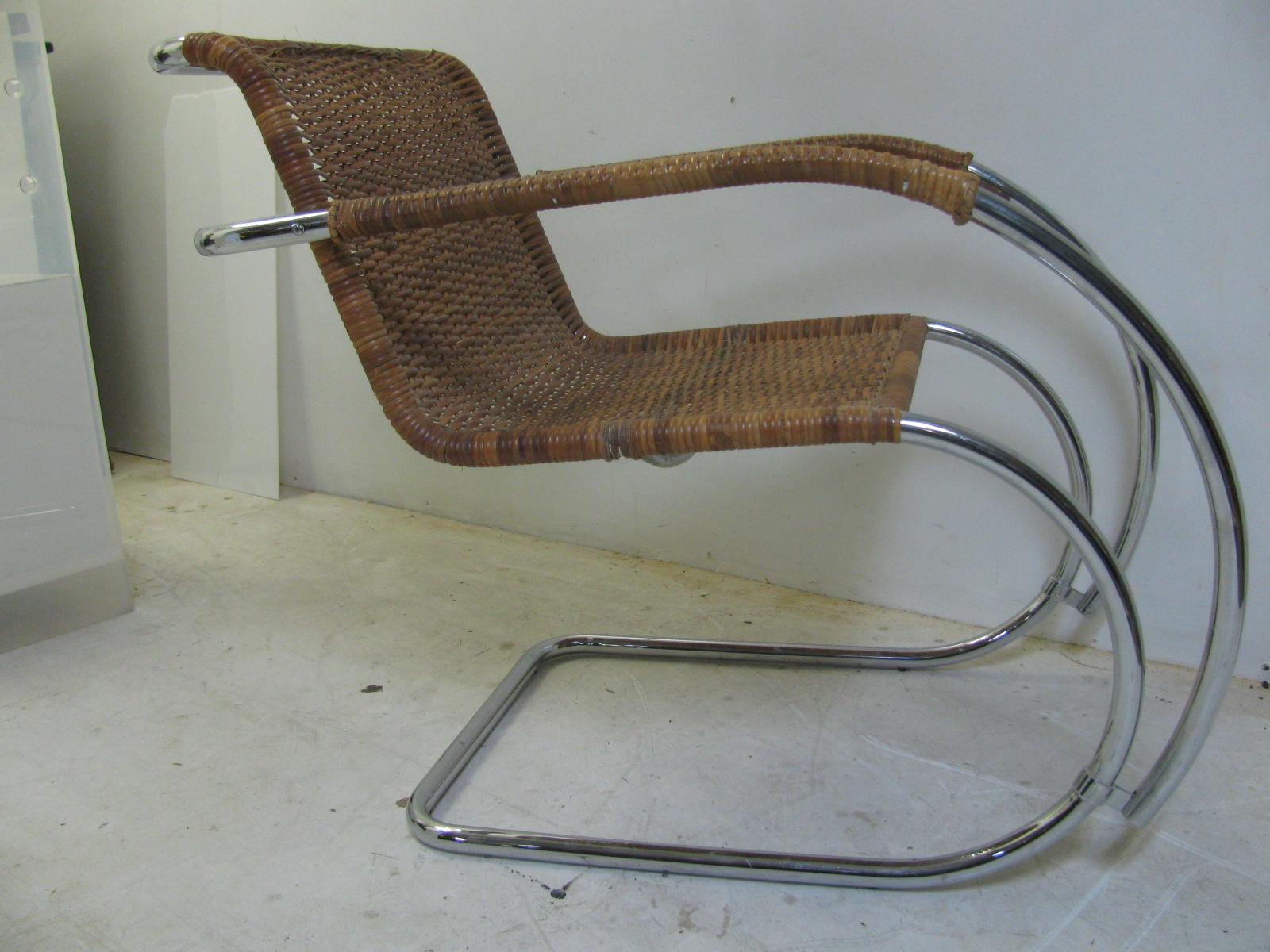 Pair of Ludwig Mies van der Rohe MR 20 Wicker Rattan Lounge Chairs 5