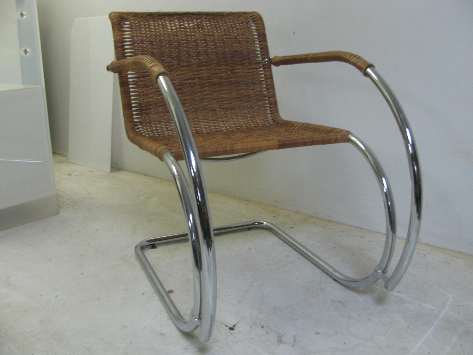 Pair of Ludwig Mies van der Rohe MR 20 Wicker Rattan Lounge Chairs 6