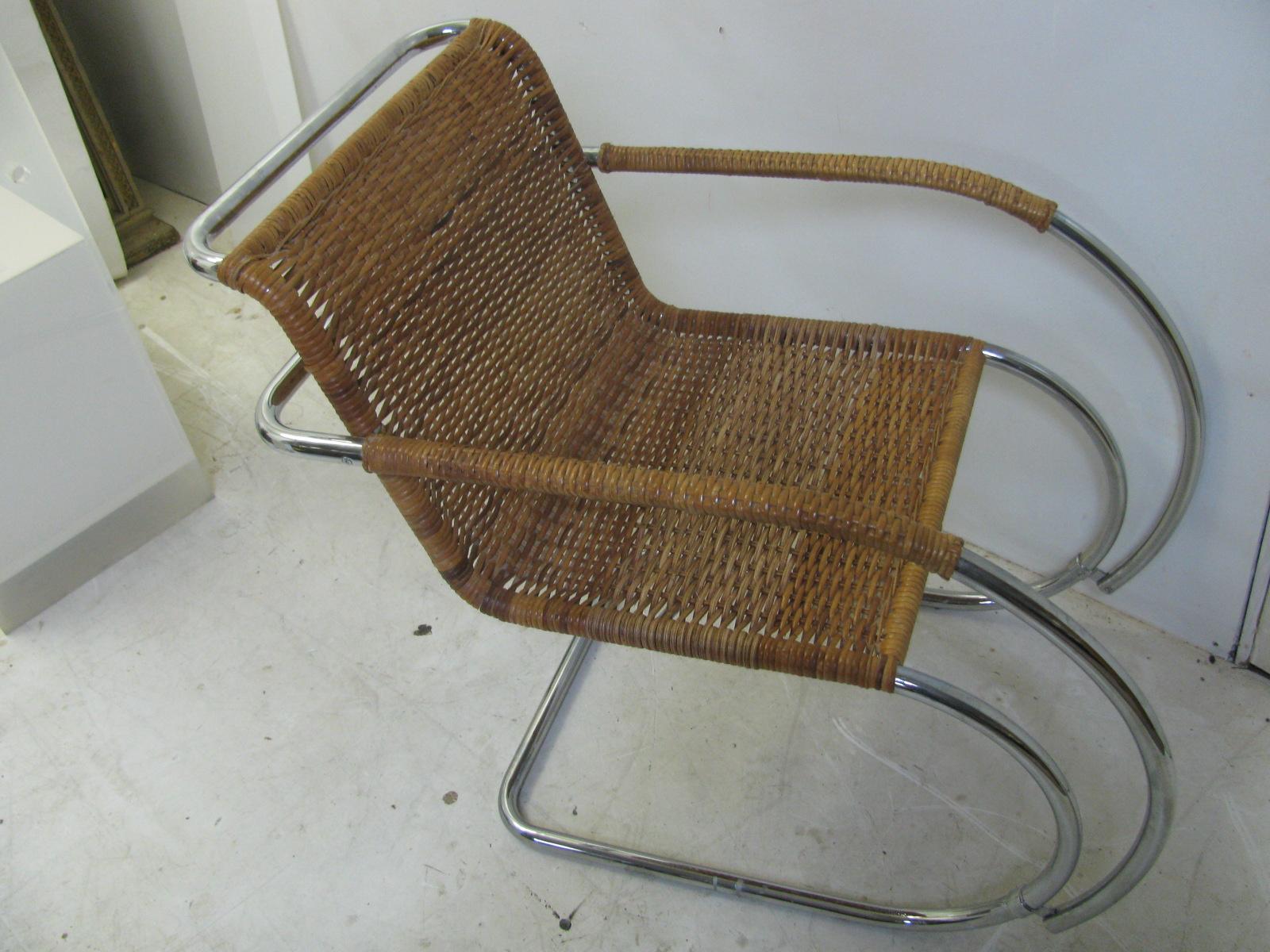 Paar Ludwig Mies van der Rohe MR 20 Rattan-Lounge-Stühle (Moderne der Mitte des Jahrhunderts)