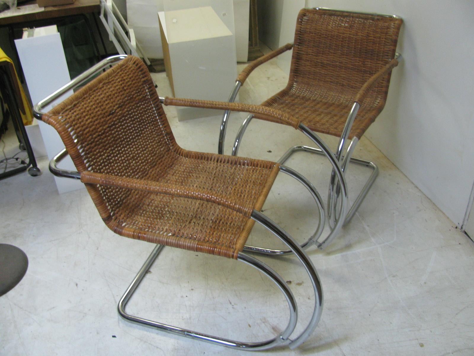 Paar Ludwig Mies van der Rohe MR 20 Rattan-Lounge-Stühle (amerikanisch)