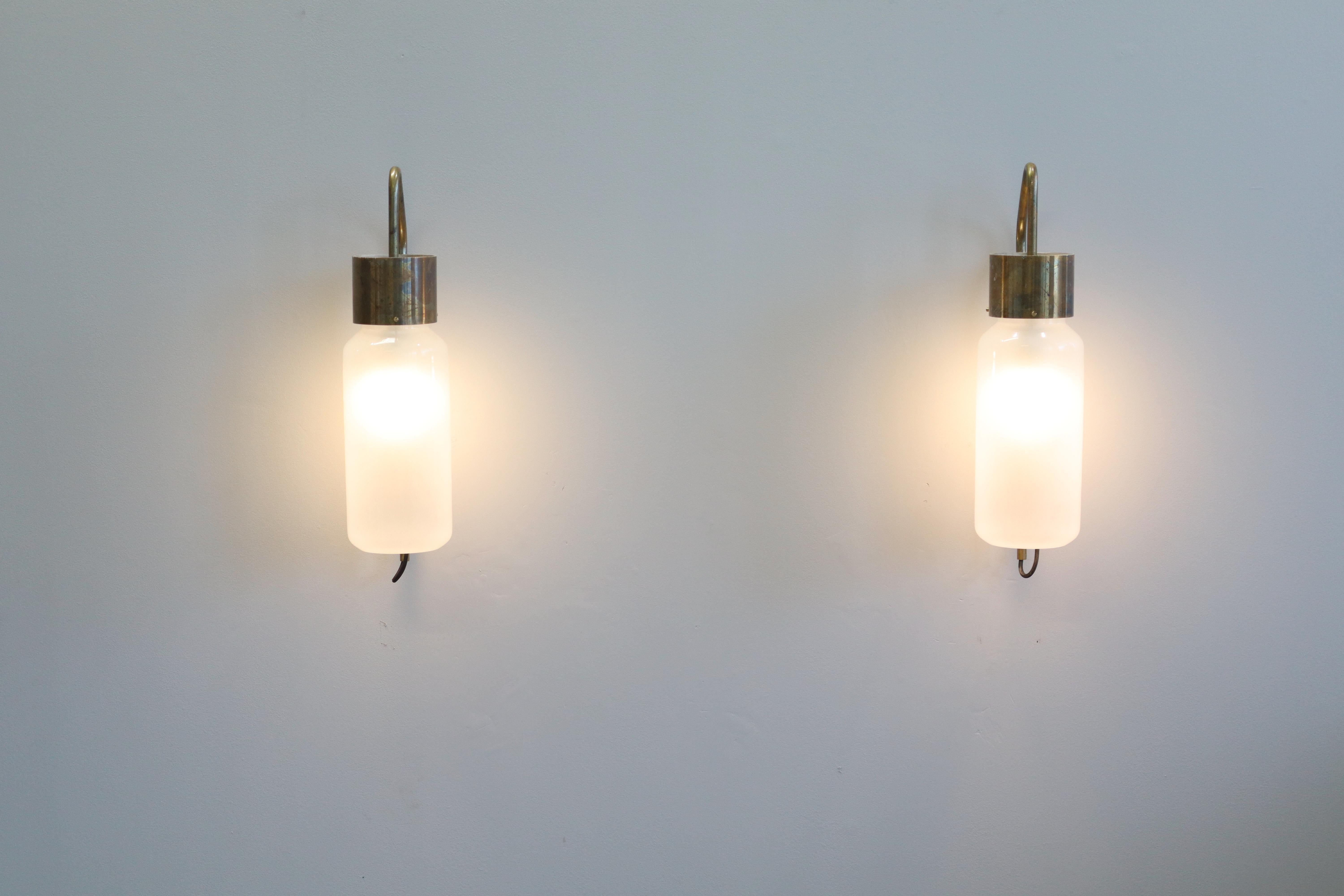 Pair of Luigi Caccia Dominioni Azucena LP10 Wall Lamps Sconces Brass, 1958 For Sale 8