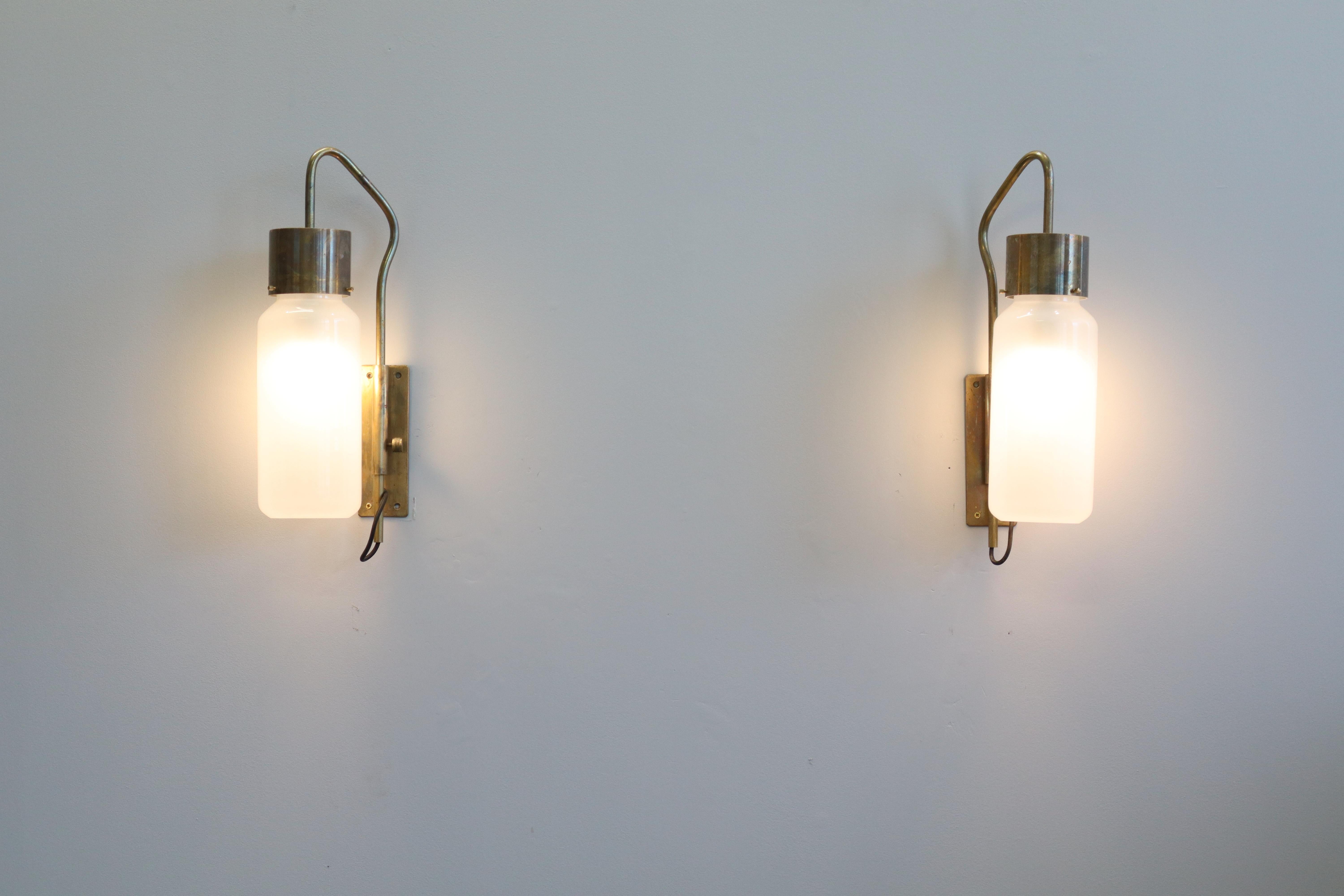 Pair of Luigi Caccia Dominioni Azucena LP10 Wall Lamps Sconces Brass, 1958 For Sale 9