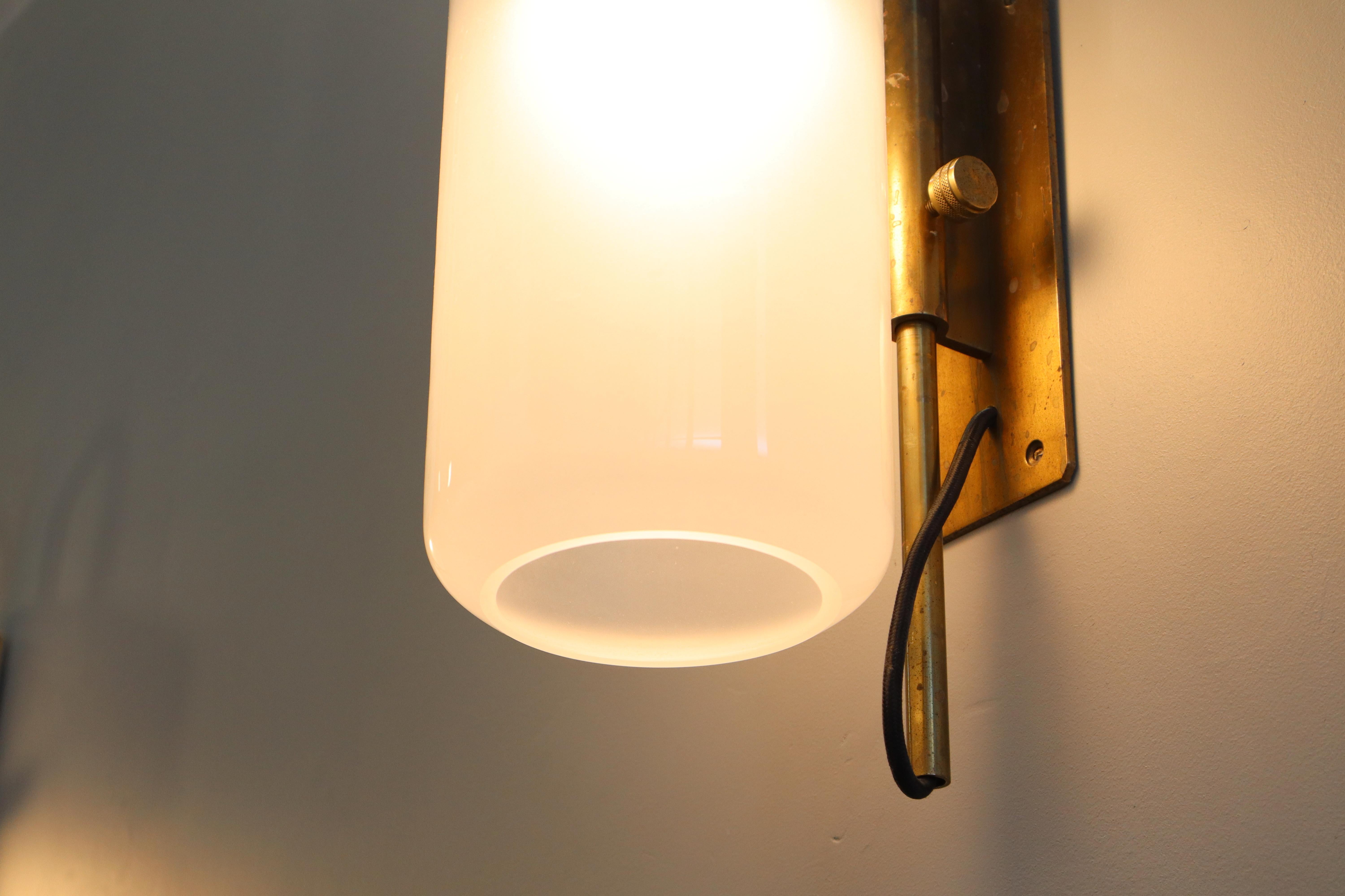 Mid-Century Modern Pair of Luigi Caccia Dominioni Azucena LP10 Wall Lamps Sconces Brass, 1958 For Sale