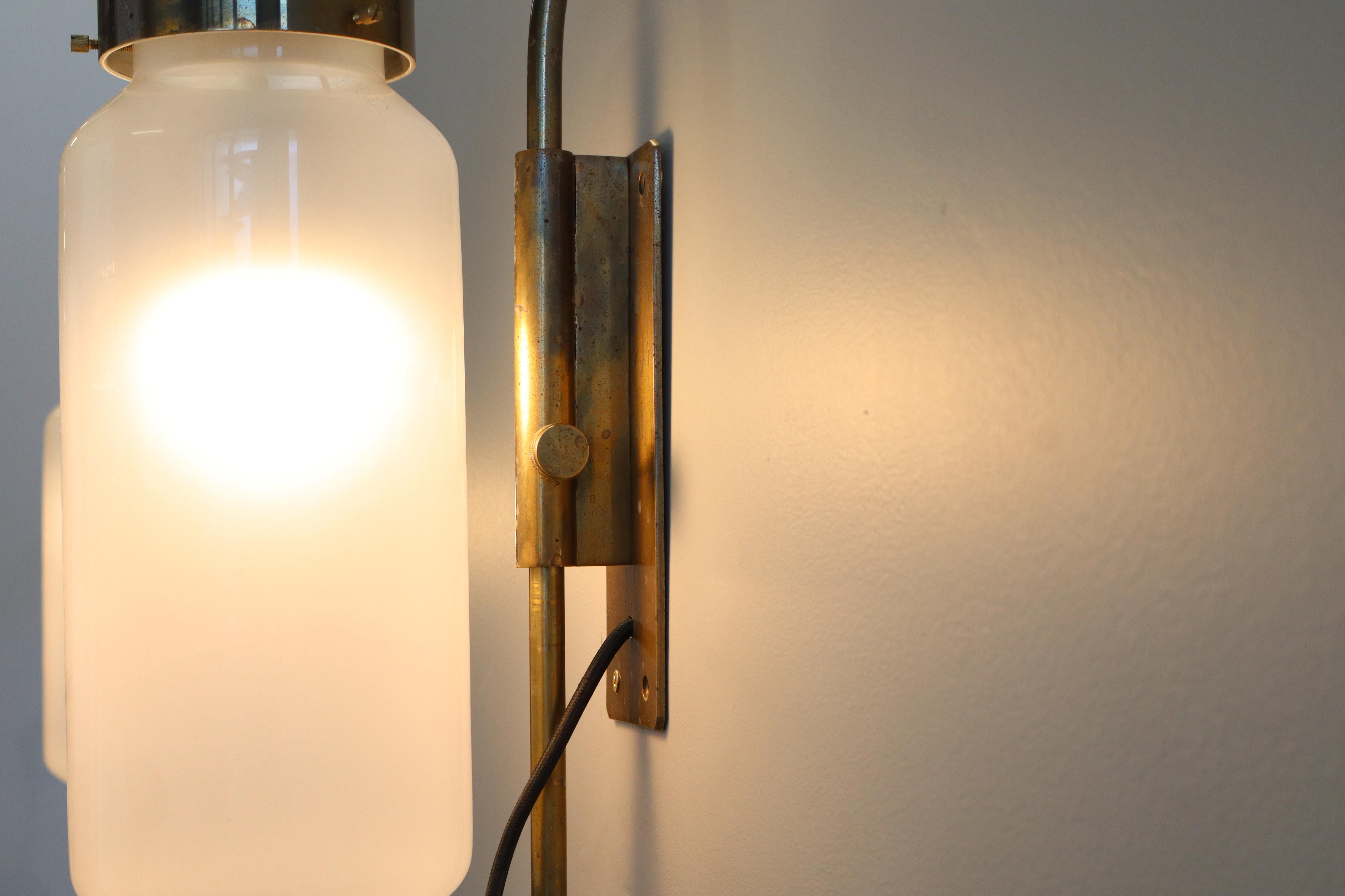 Pair of Luigi Caccia Dominioni Azucena LP10 Wall Lamps Sconces Brass, 1958 In Good Condition For Sale In Rovereta, Repubblica di San Marino