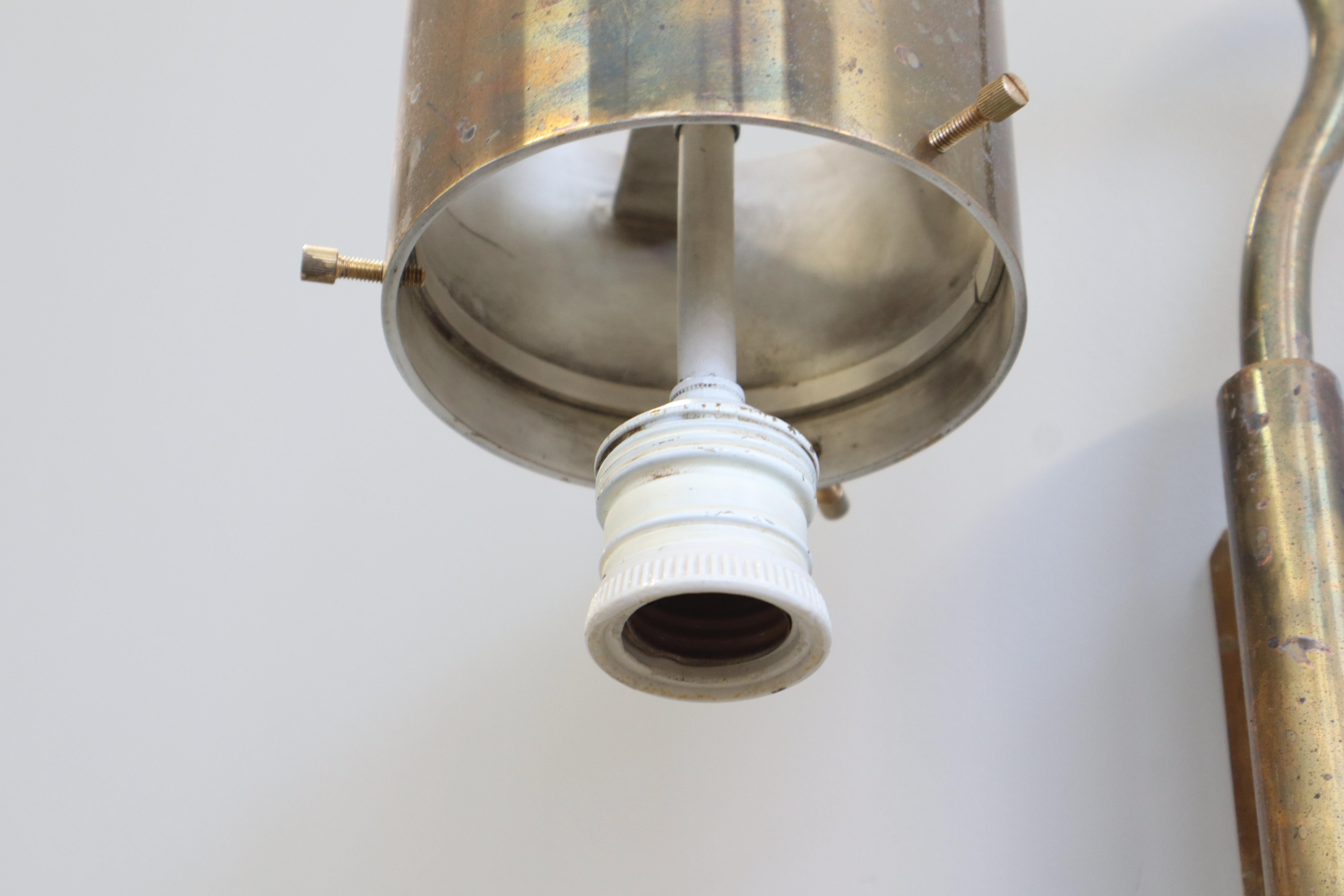 Pair of Luigi Caccia Dominioni Azucena LP10 Wall Lamps Sconces Brass, 1958 For Sale 1