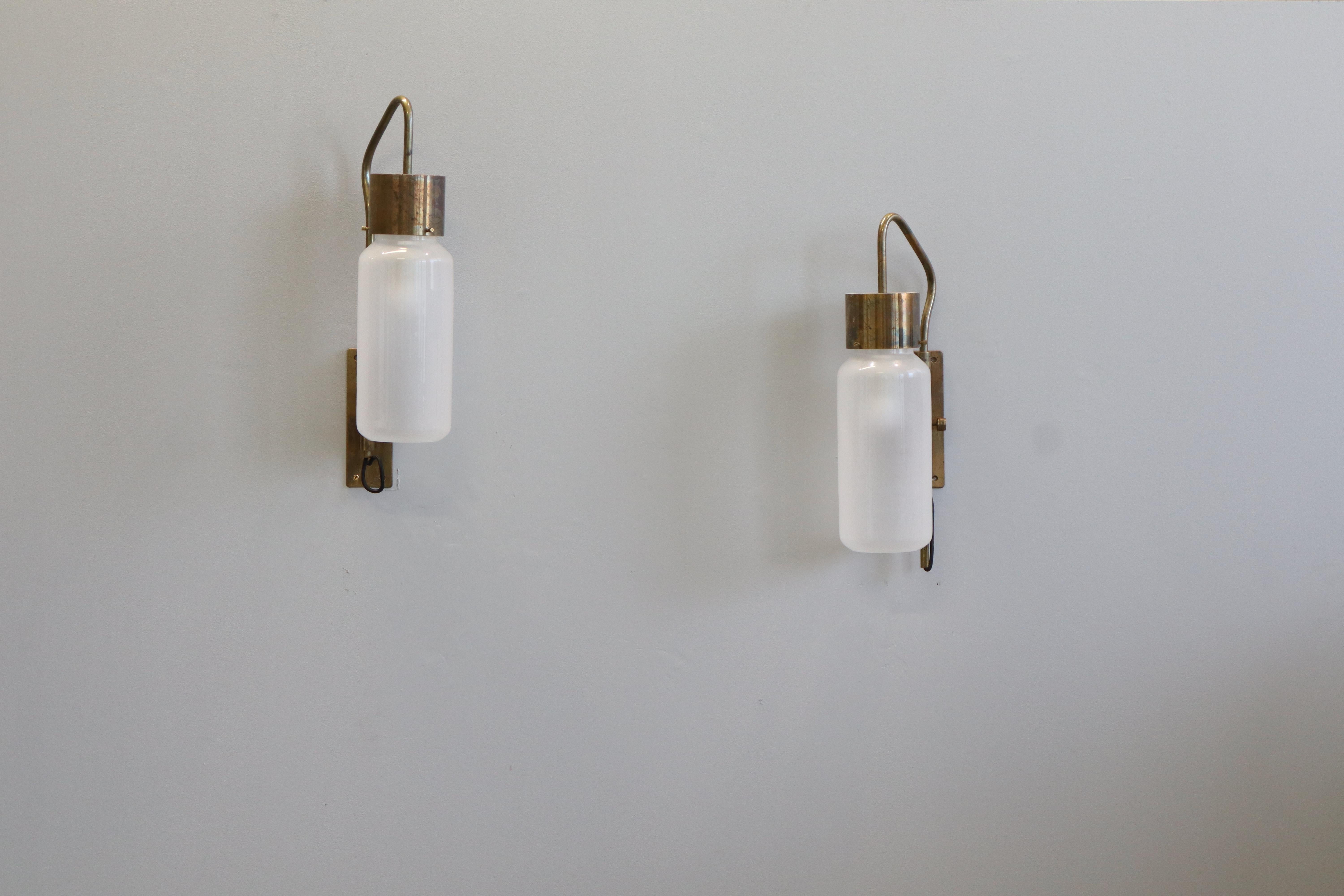 Pair of Luigi Caccia Dominioni Azucena LP10 Wall Lamps Sconces Brass, 1958 For Sale 2