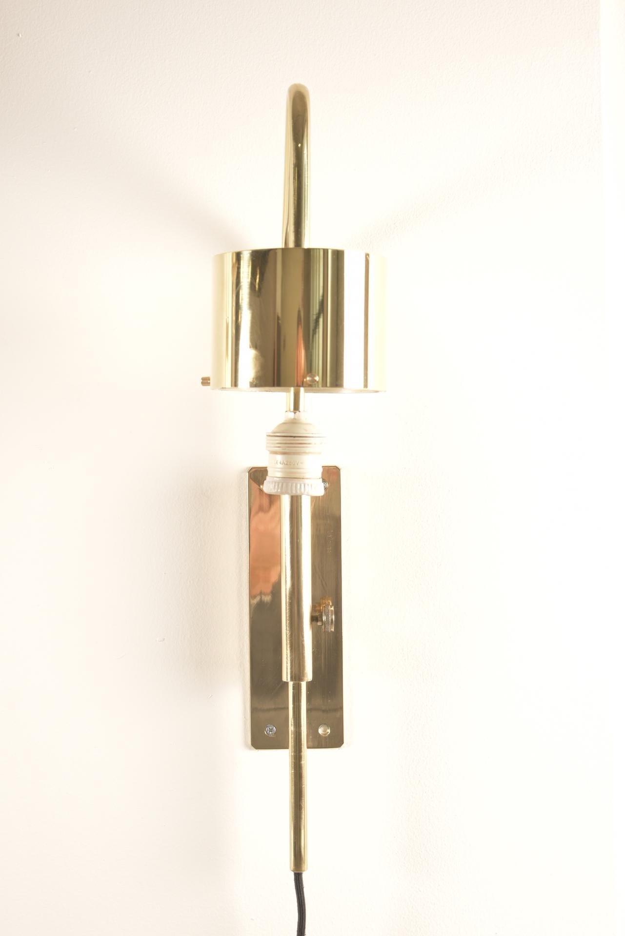 Mid-Century Modern Pair of Luigi Caccia Dominioni Azzucena LP10 Wall Lamps Sconces Brass, 1958