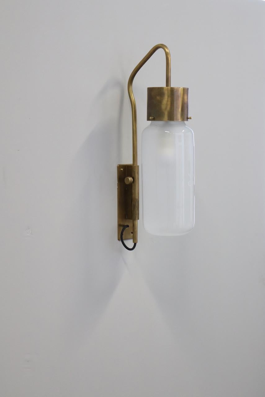 Mid-Century Modern Pair of Luigi Caccia Dominioni Azzucena LP10 Wall Lamps Sconces Brass, 1958 For Sale