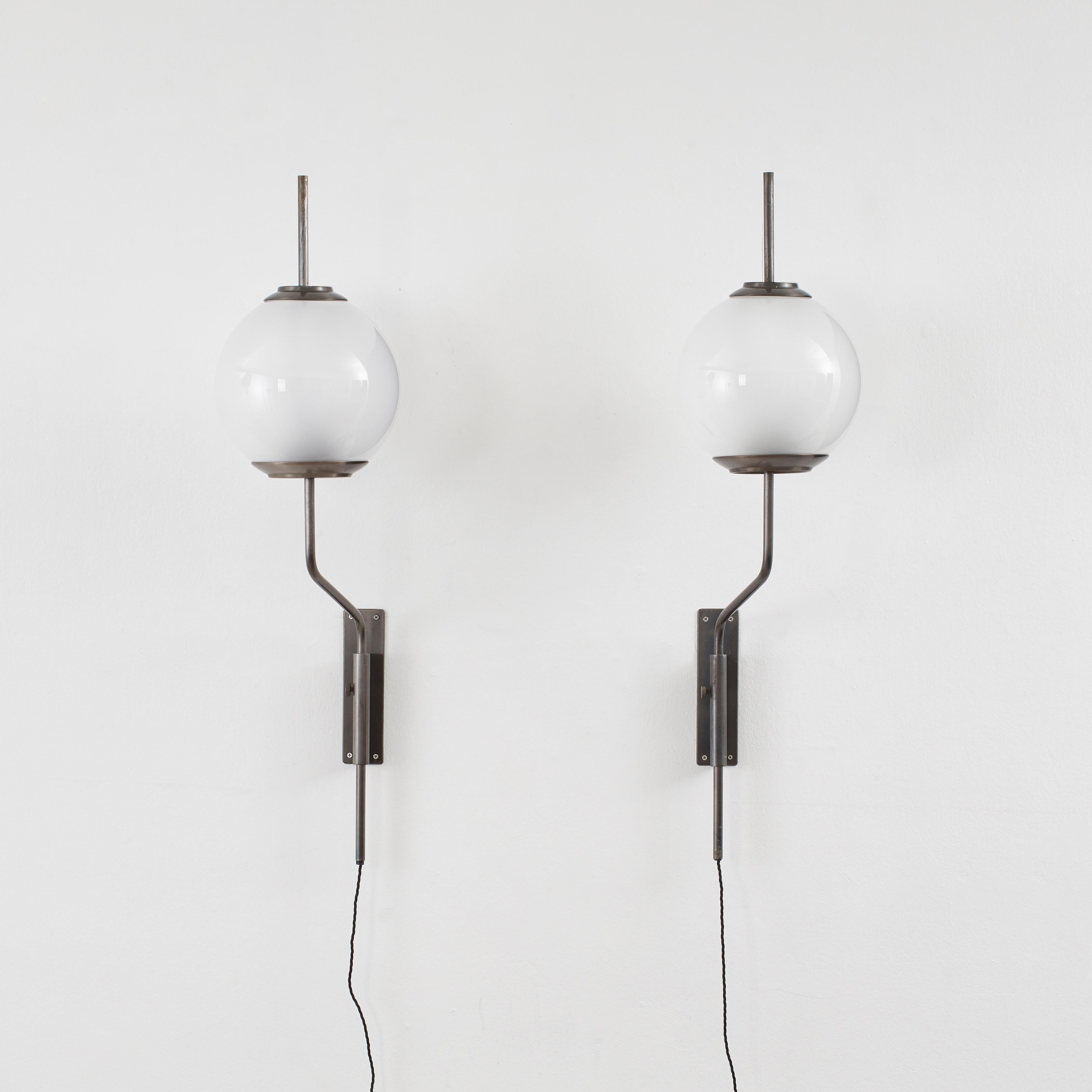 Pair of Luigi Caccia Dominioni LP11 Pallone wall lights for Azucena - Italy 1958 In Good Condition For Sale In London, GB