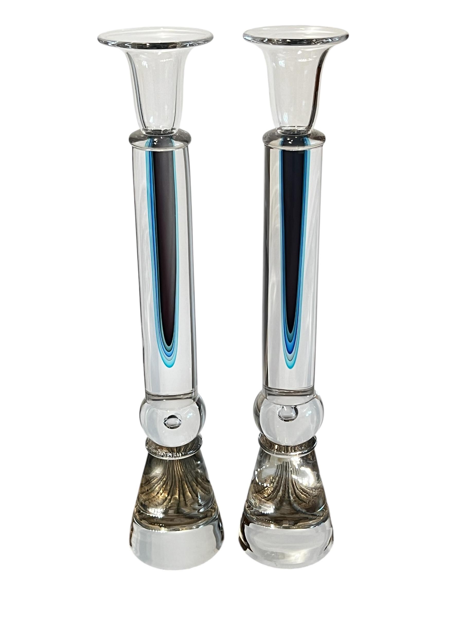 Mid-Century Modern Paire de bougeoirs en verre Murano Sommerso de Luigi Mellara (Italie) en vente