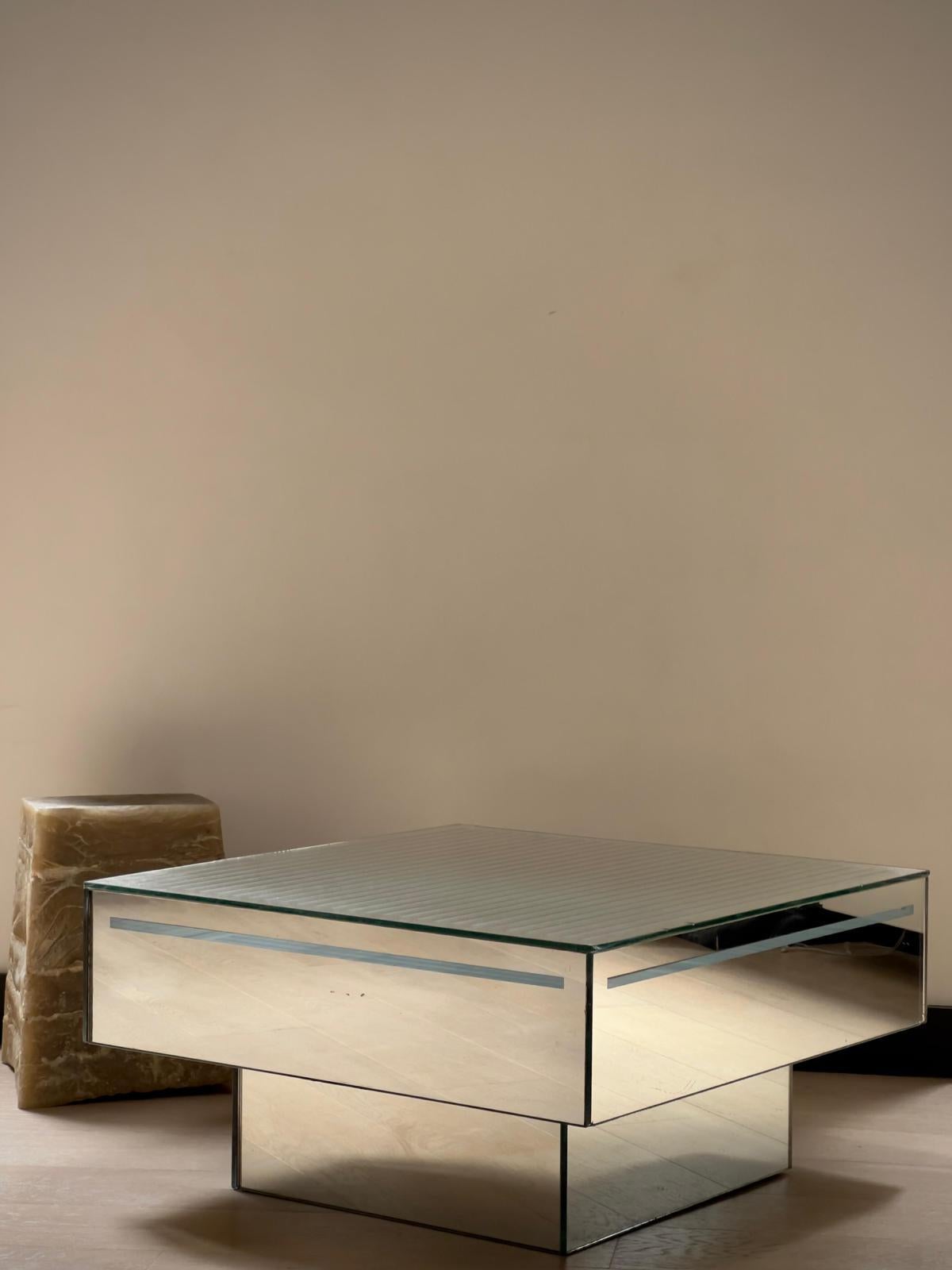 Pair of luminous coffee tables - 70s attributed to Françoise Gilot France In Good Condition In Paris, FR