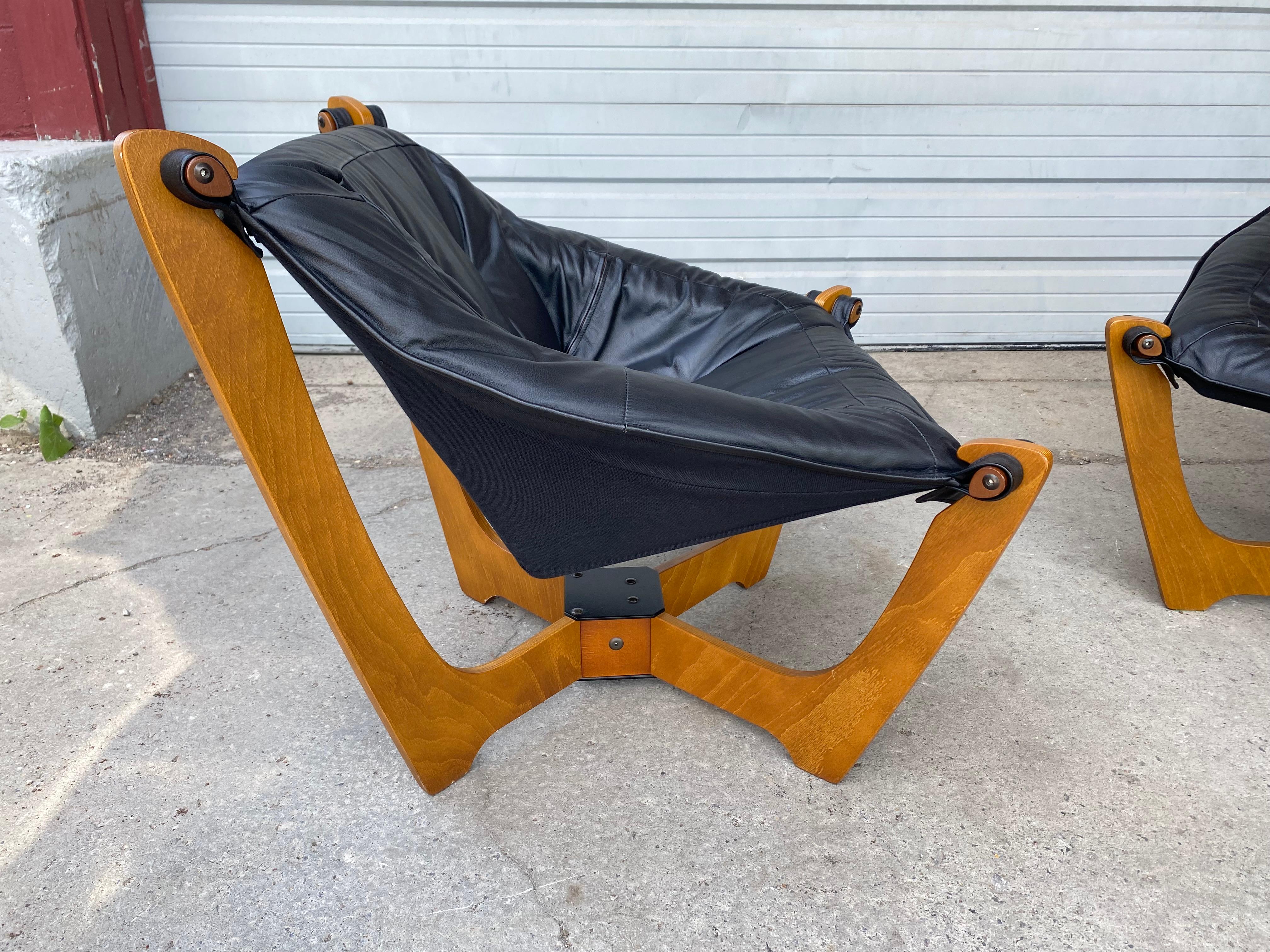 Scandinavian Modern Pair of Luna Black Leather Sling Chairs, Odd Knutsen Norway
