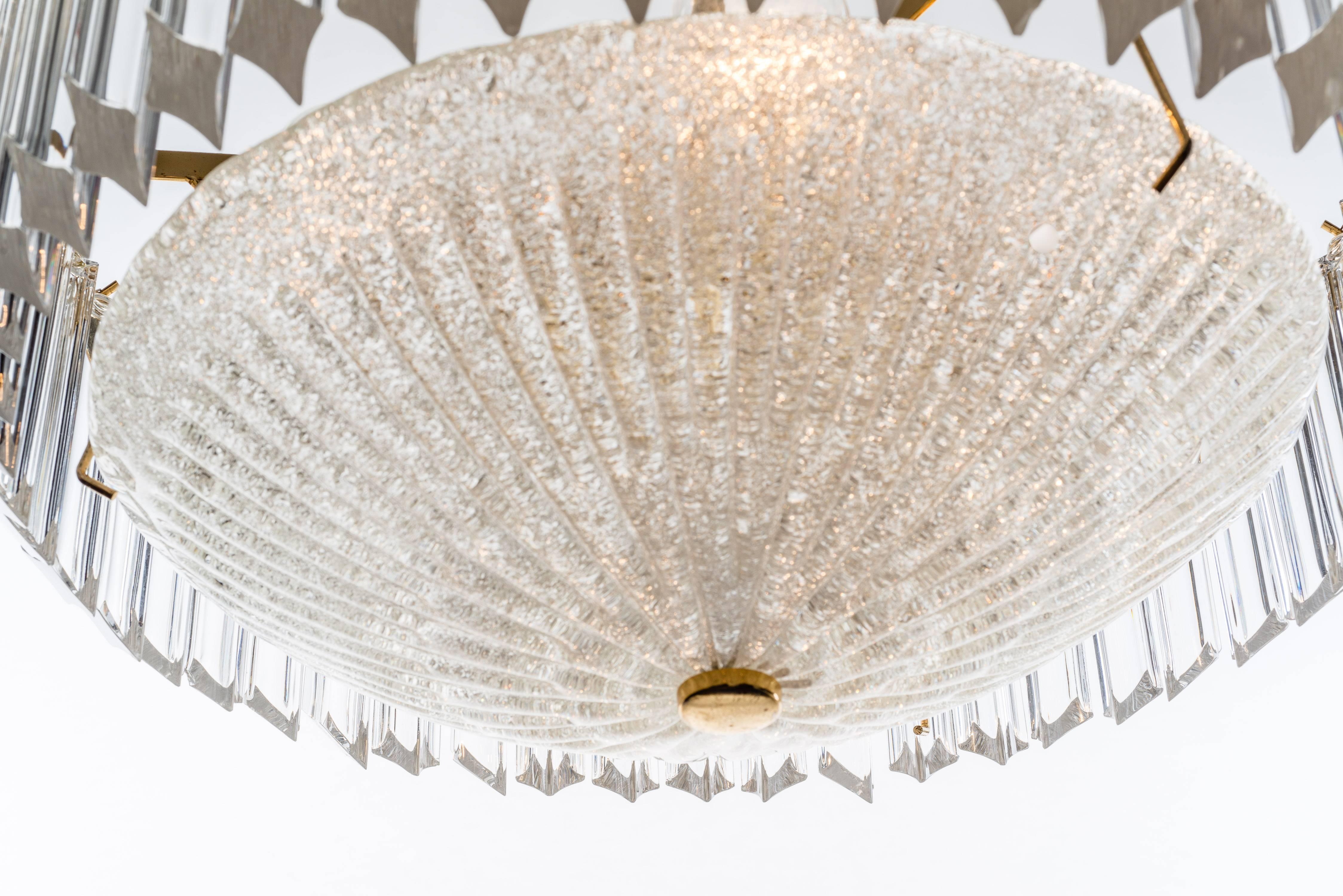  Elegant  Chandelier in the Style of Venini ‘1970’ For Sale 3
