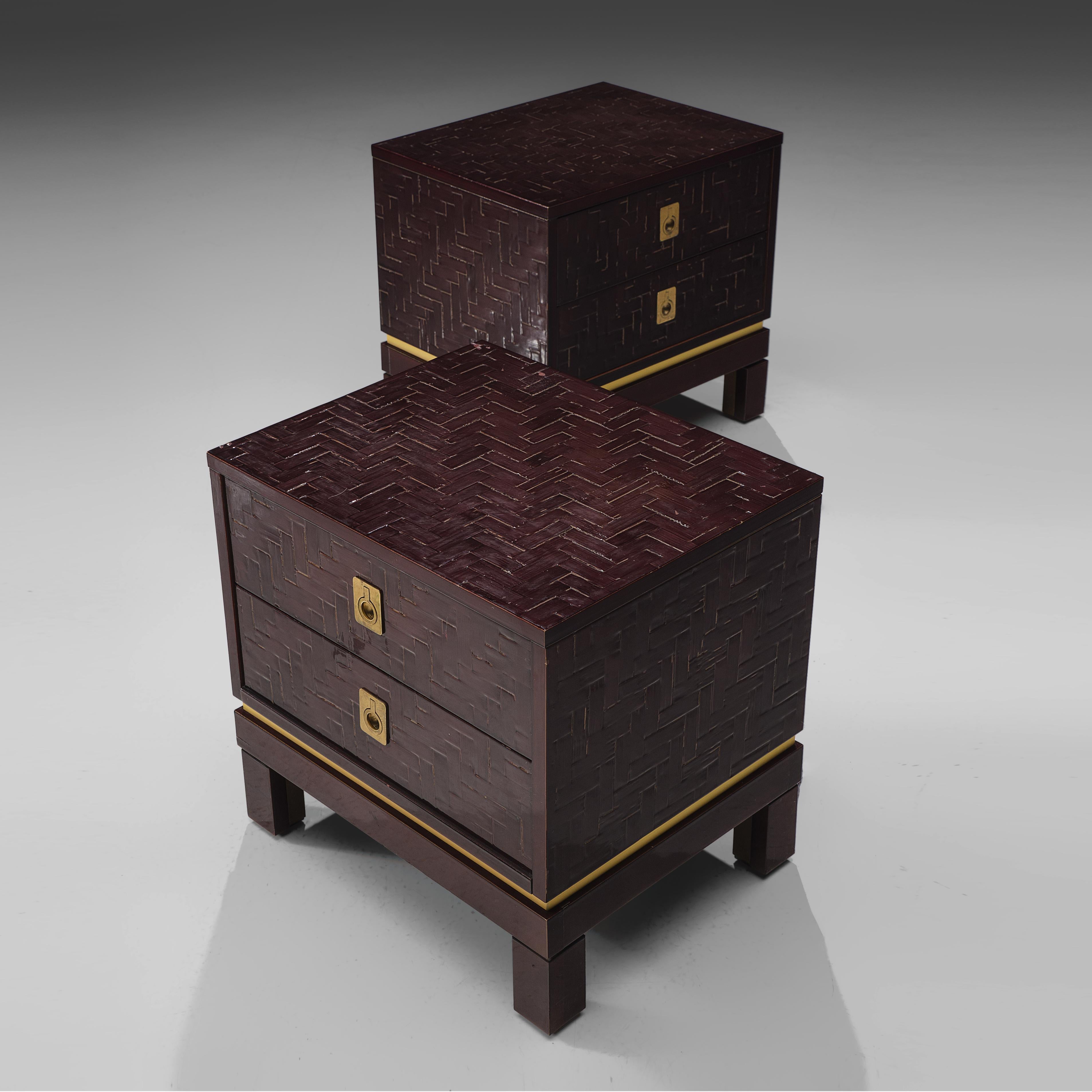 Chinoiserie Pair of Luxurious Nightstands with Textured Lacquered Surface For Sale