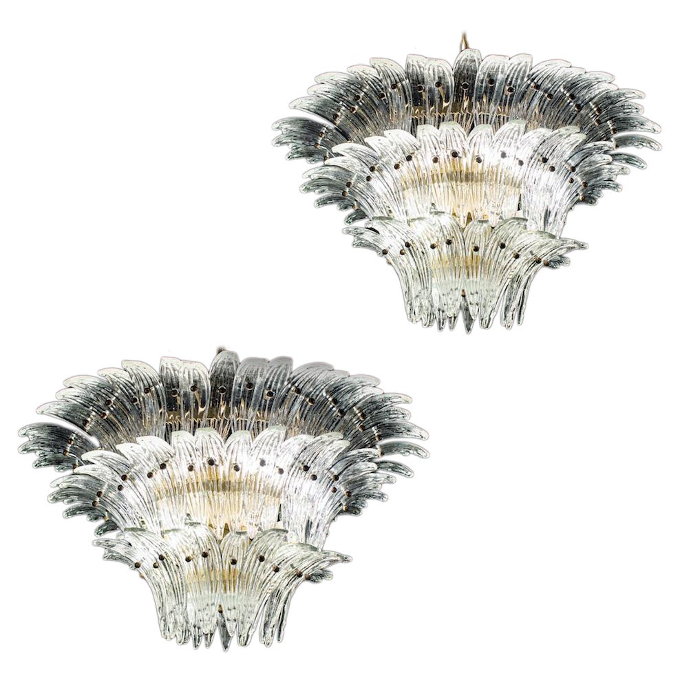 Coppia di lampadari di lusso a palmette di Murano, anni '70 in vendita