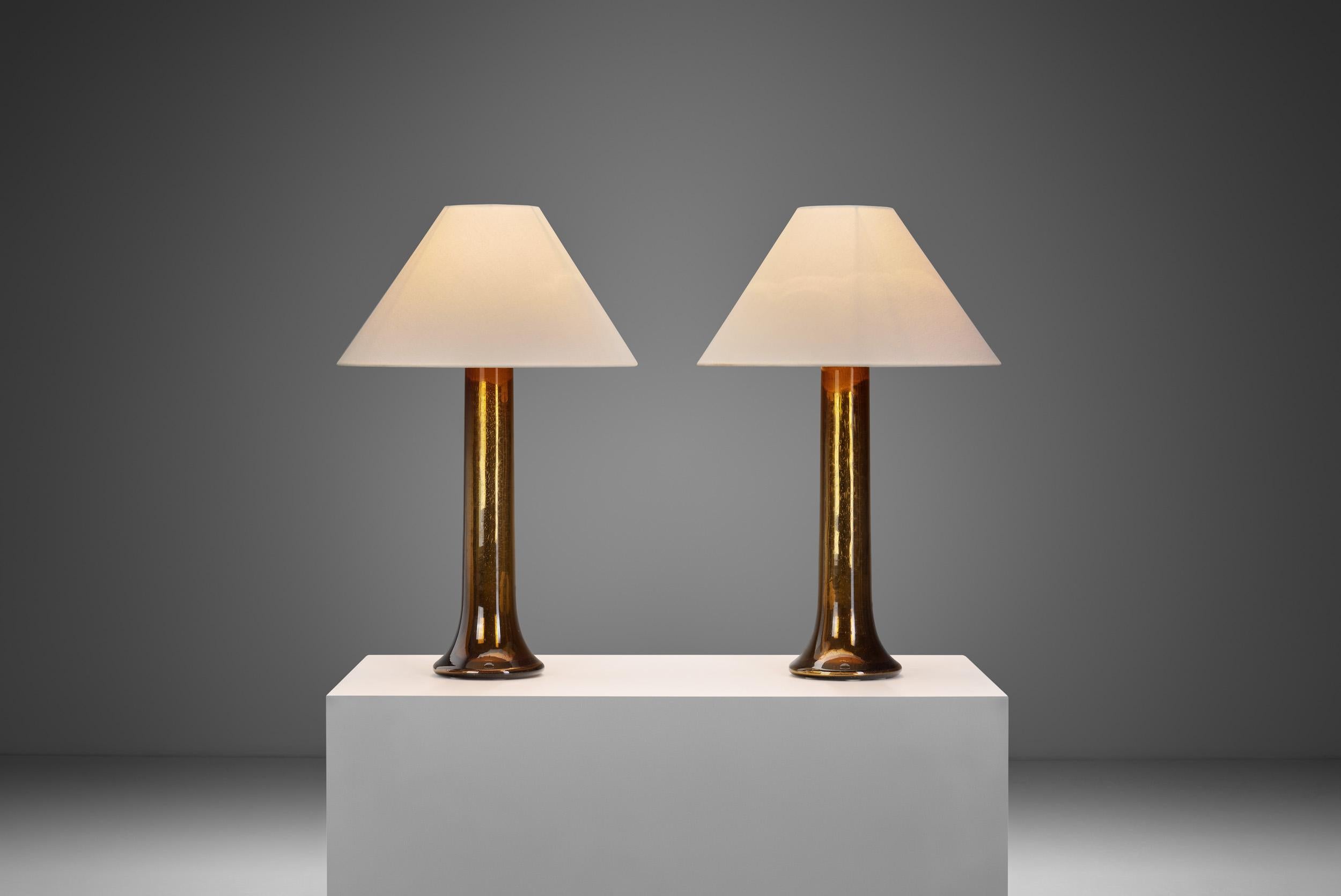 Swedish lighting manufacturer Luxus gave form to some of the now-iconic models that define the “Swedish mid-century style”. Luxus was founded by Uno Kristiansson circa 1950, in the city of Vittsjö. Their works favoured the use of teak, but did not