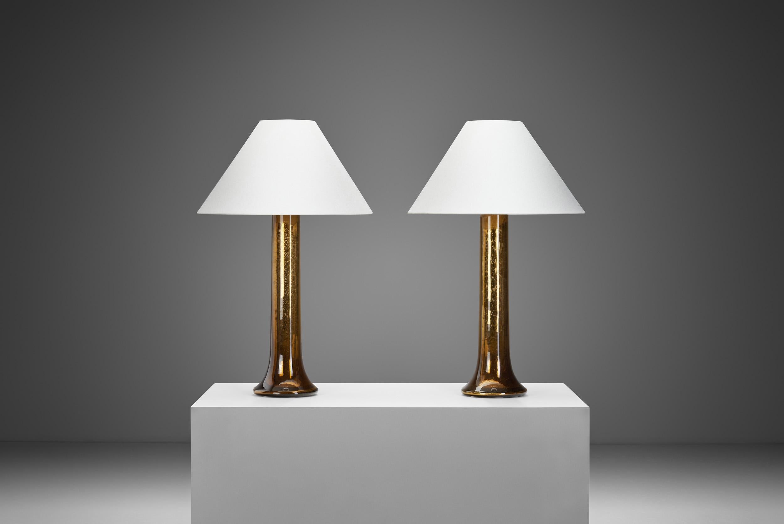 Mid-Century Modern Pair of Luxus Coloured Glass Table Lamps, Sweden Second half of the 20th Century