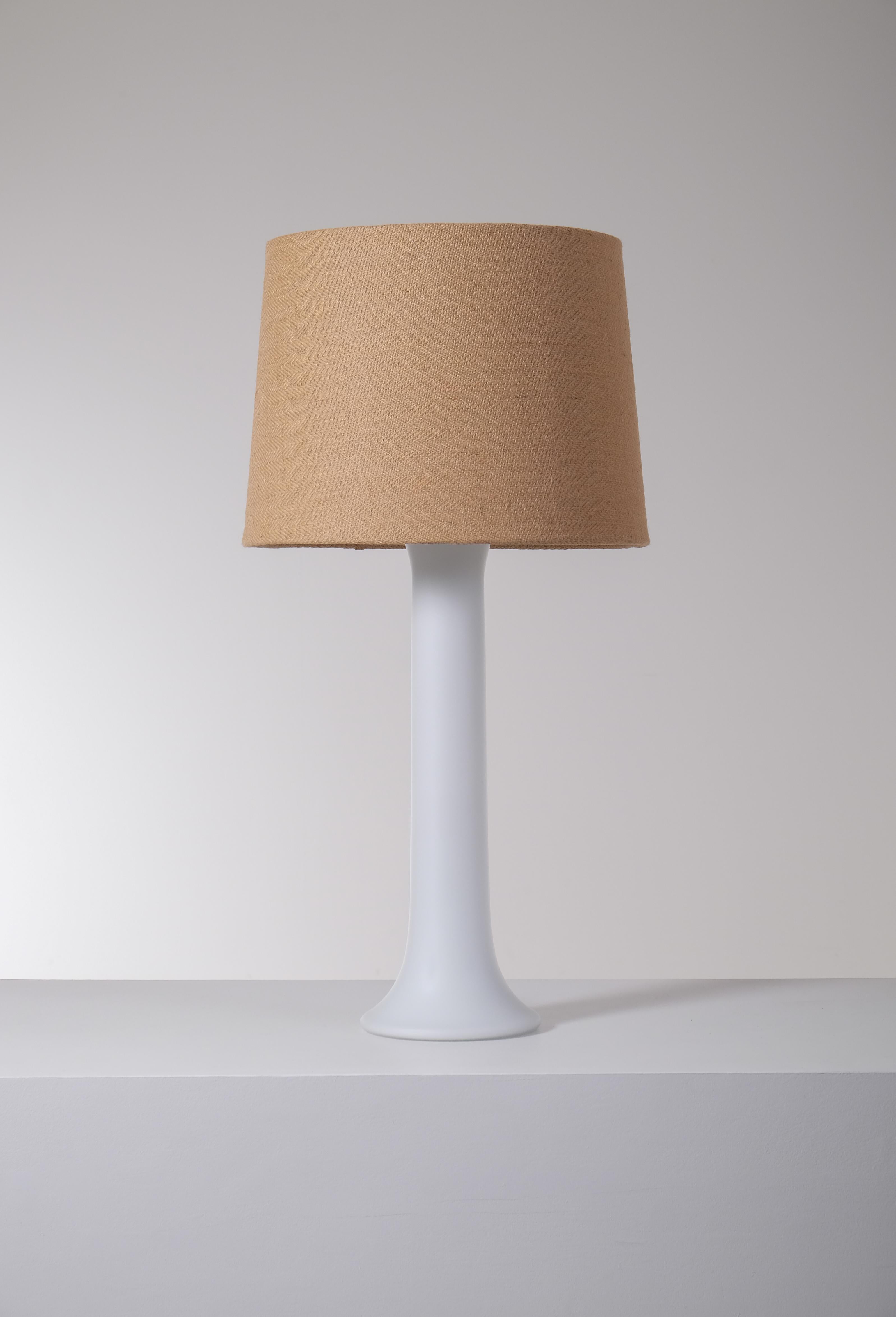 Scandinave moderne Paire de lampes de bureau Luxus en verre, Suède, années 1970 en vente