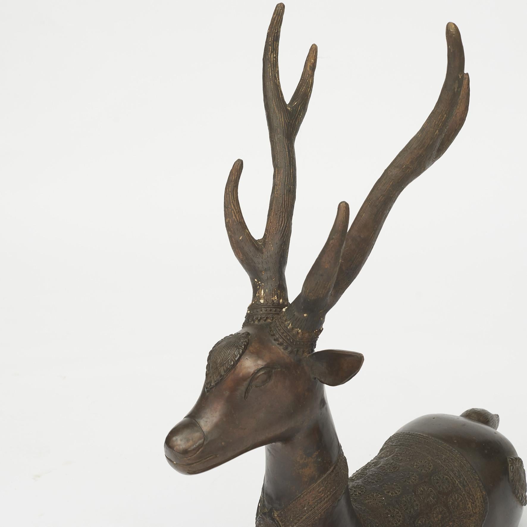 Pair of Lying Deer Sculptures In Good Condition In Kastrup, DK