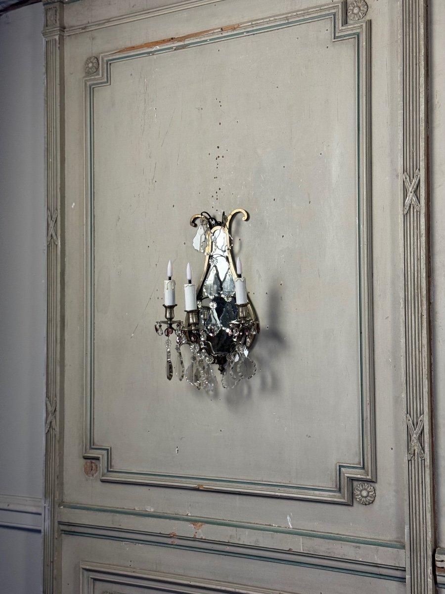 Paire d'appliques en forme de lyre, métal argenté et cristaux taillés vers 1900 Excellent état - En vente à Honnelles, WHT